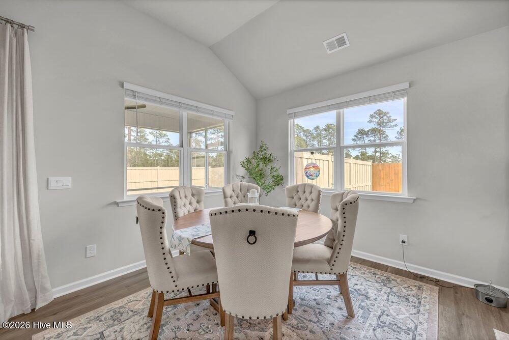 100561956 | Photo 10