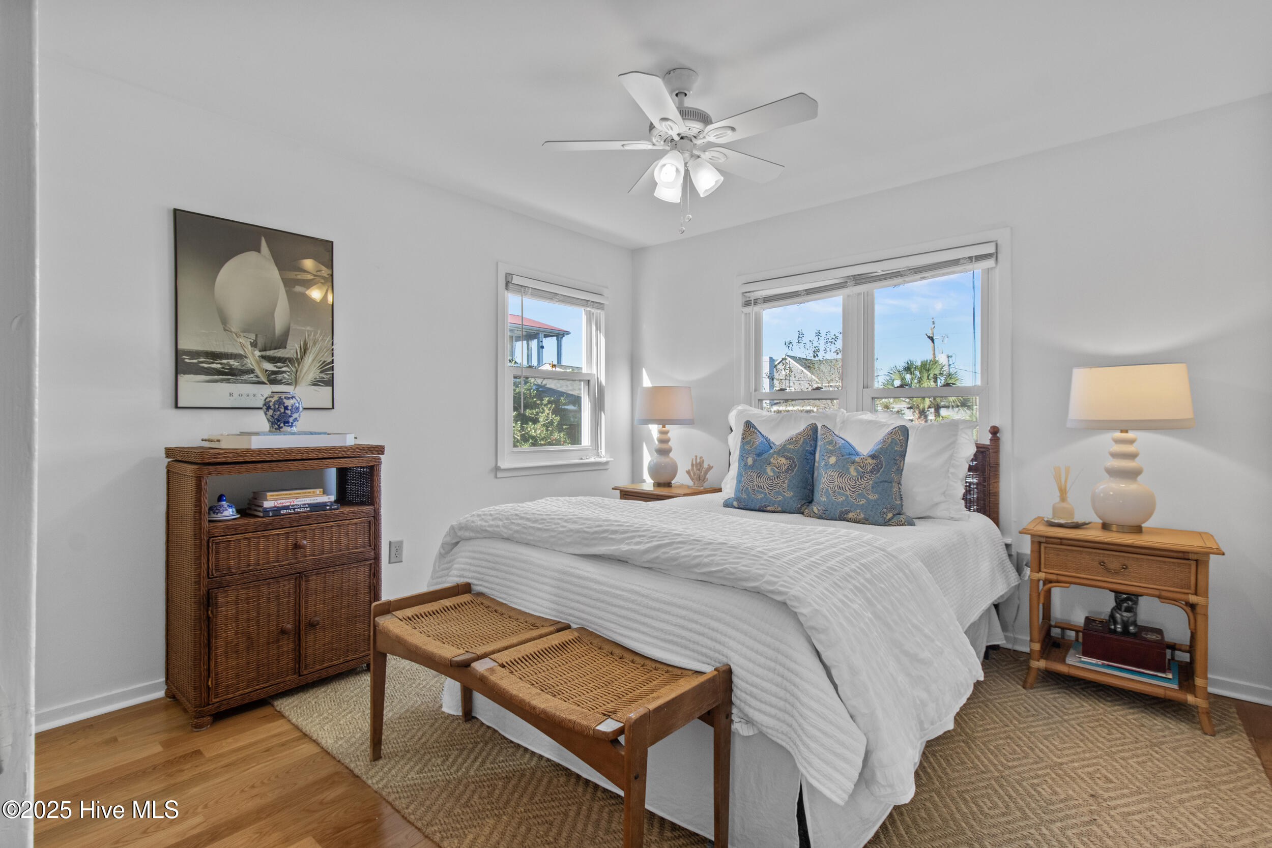 100545997 | Photo 23