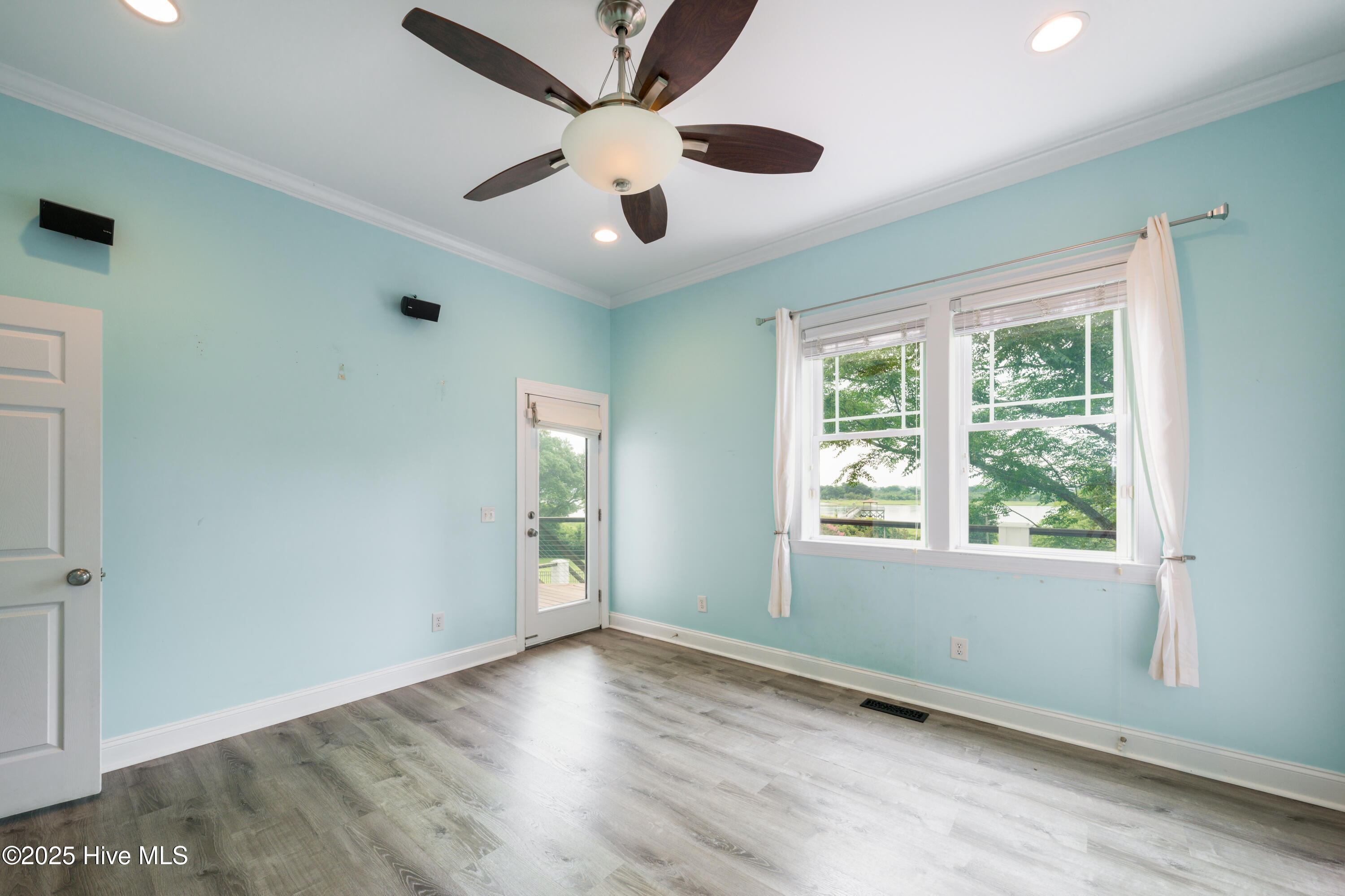 100510082 | Photo 39