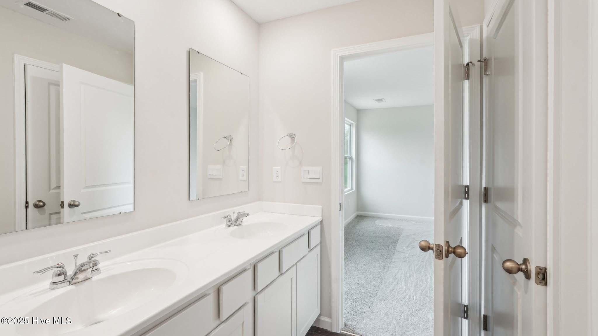 100539237 | Photo 20