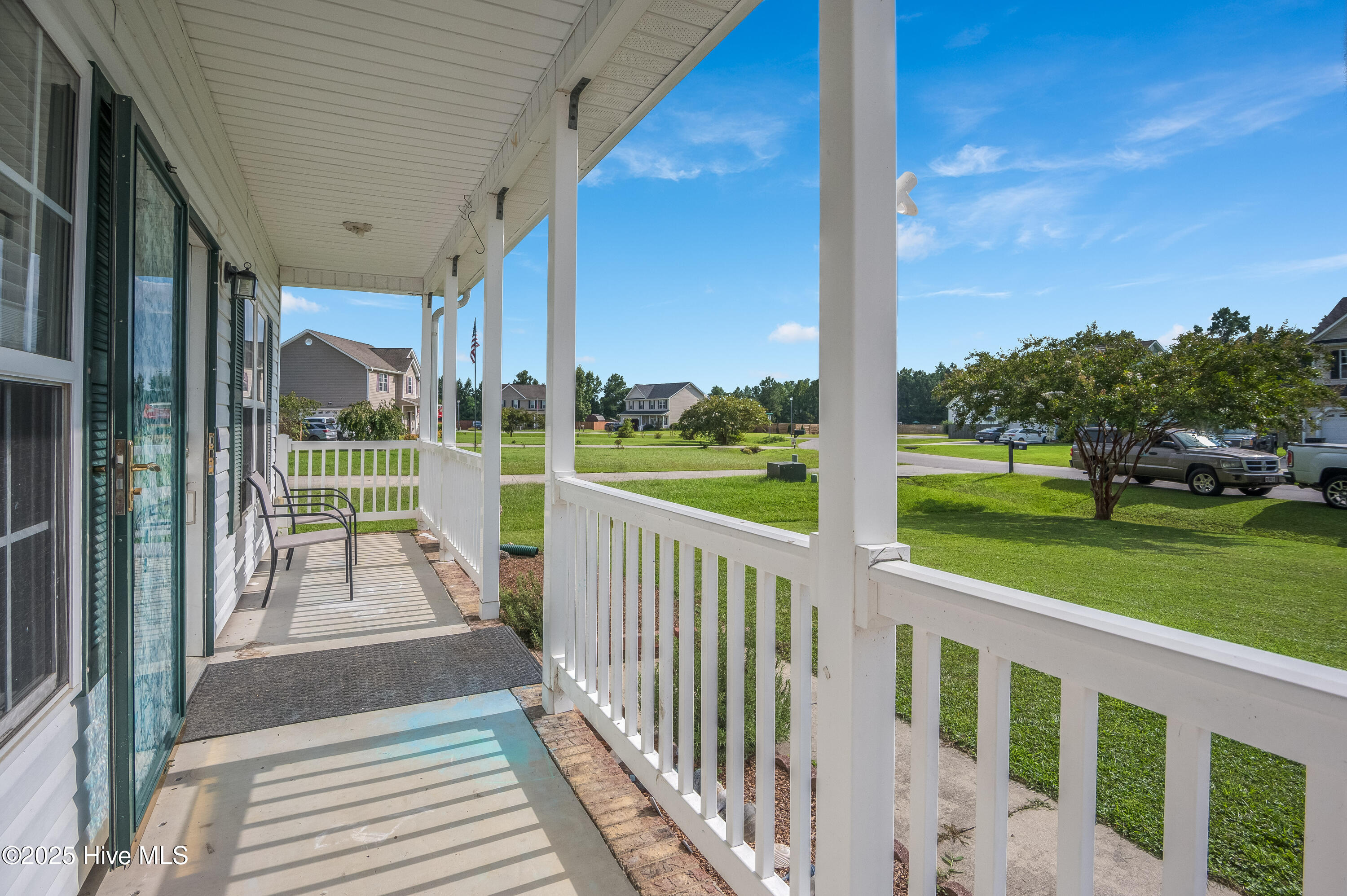 129 Azalea Plantation Boulevard, Maysville, NC 28555 – photo 9: Covered Porch