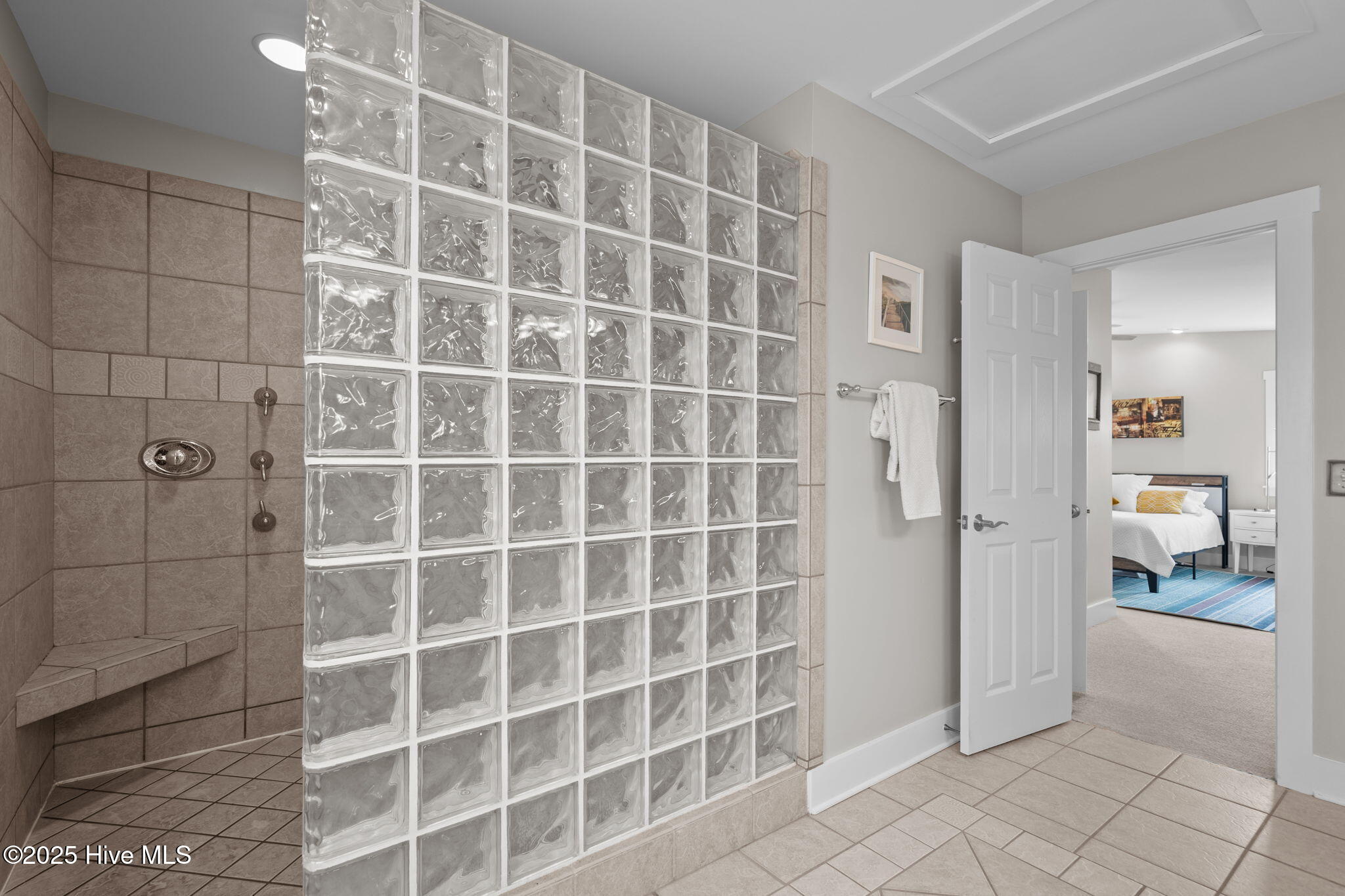 100528762 | Photo 64