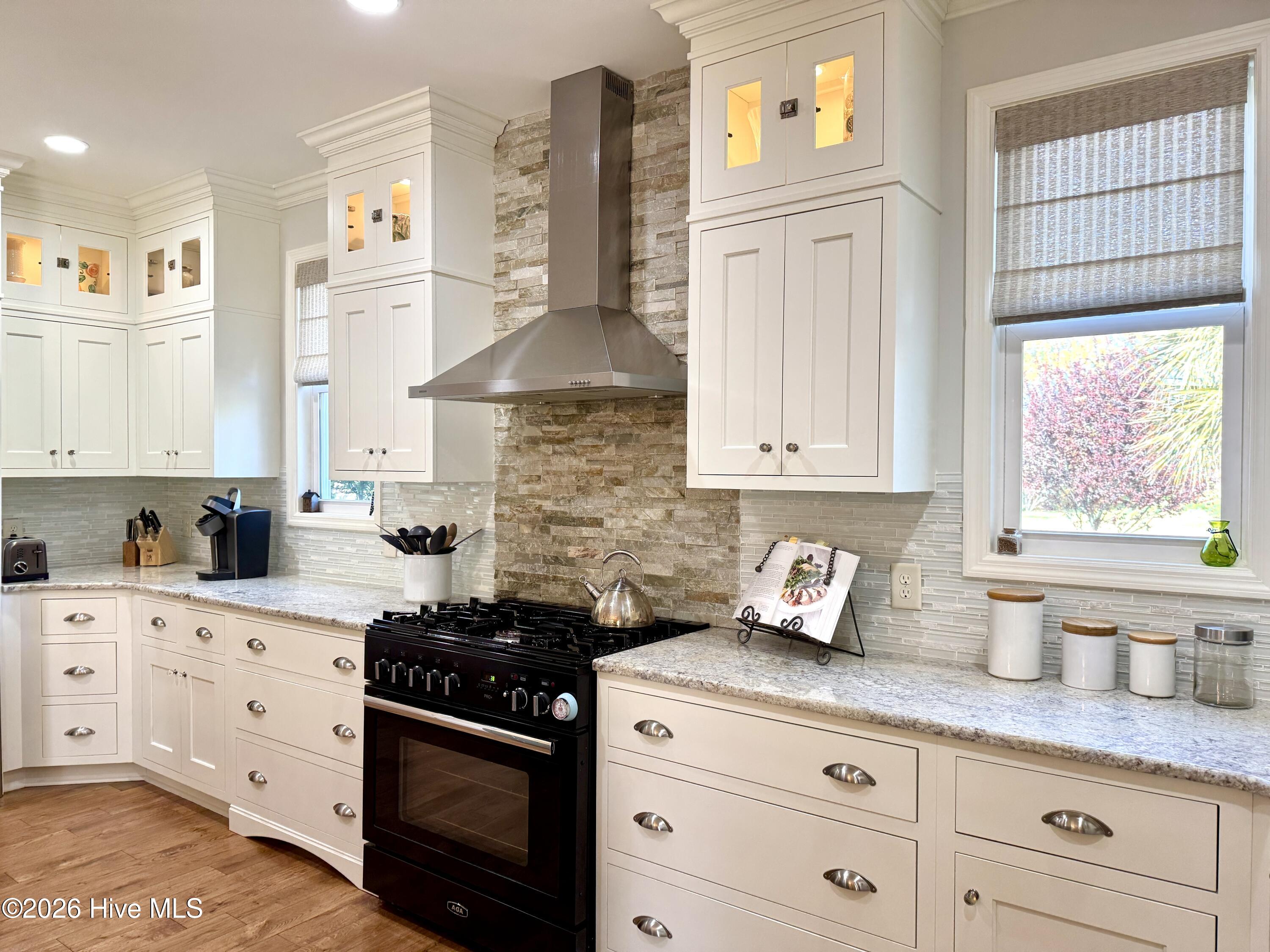 100565124 | Photo 19