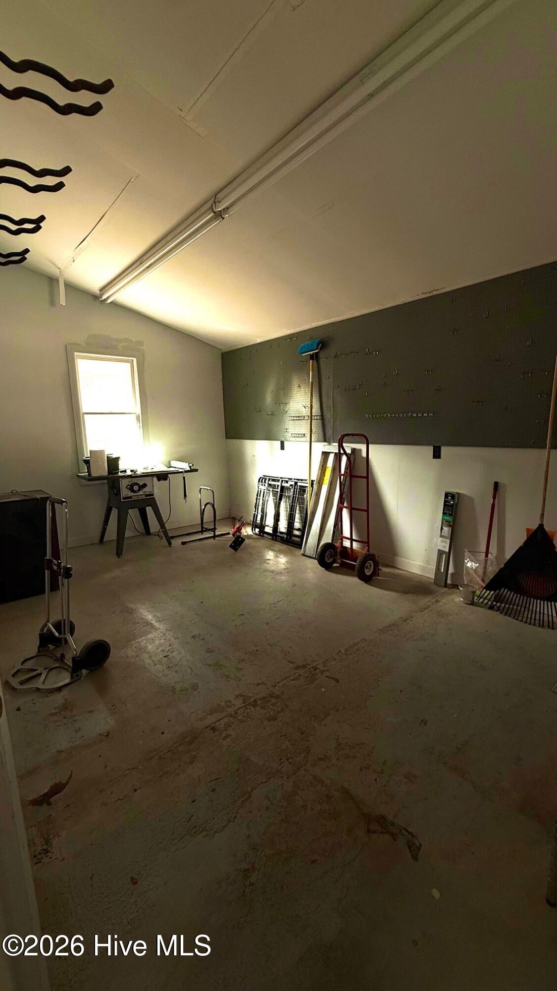 100551820 | Photo 18