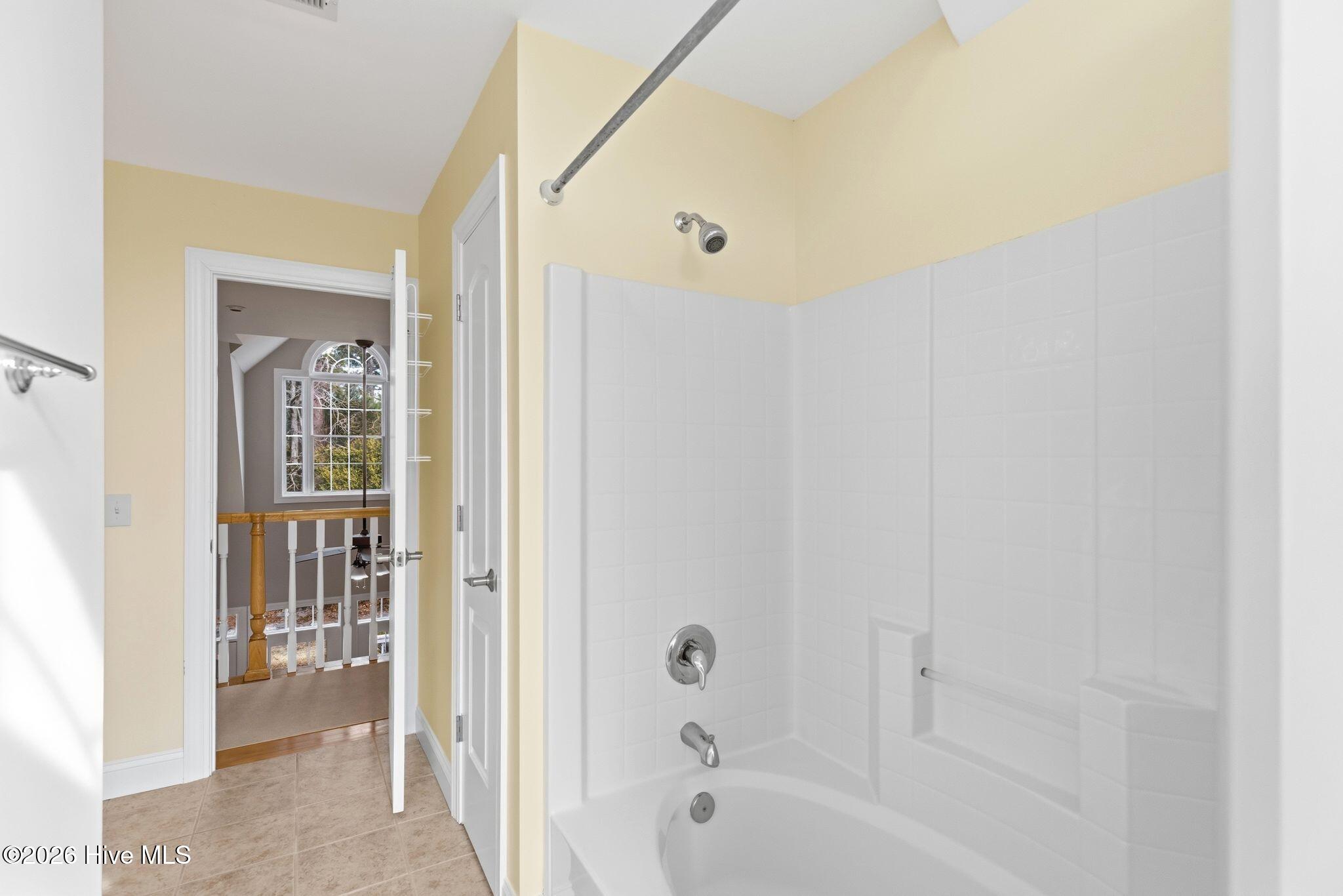 100561180 | Photo 74