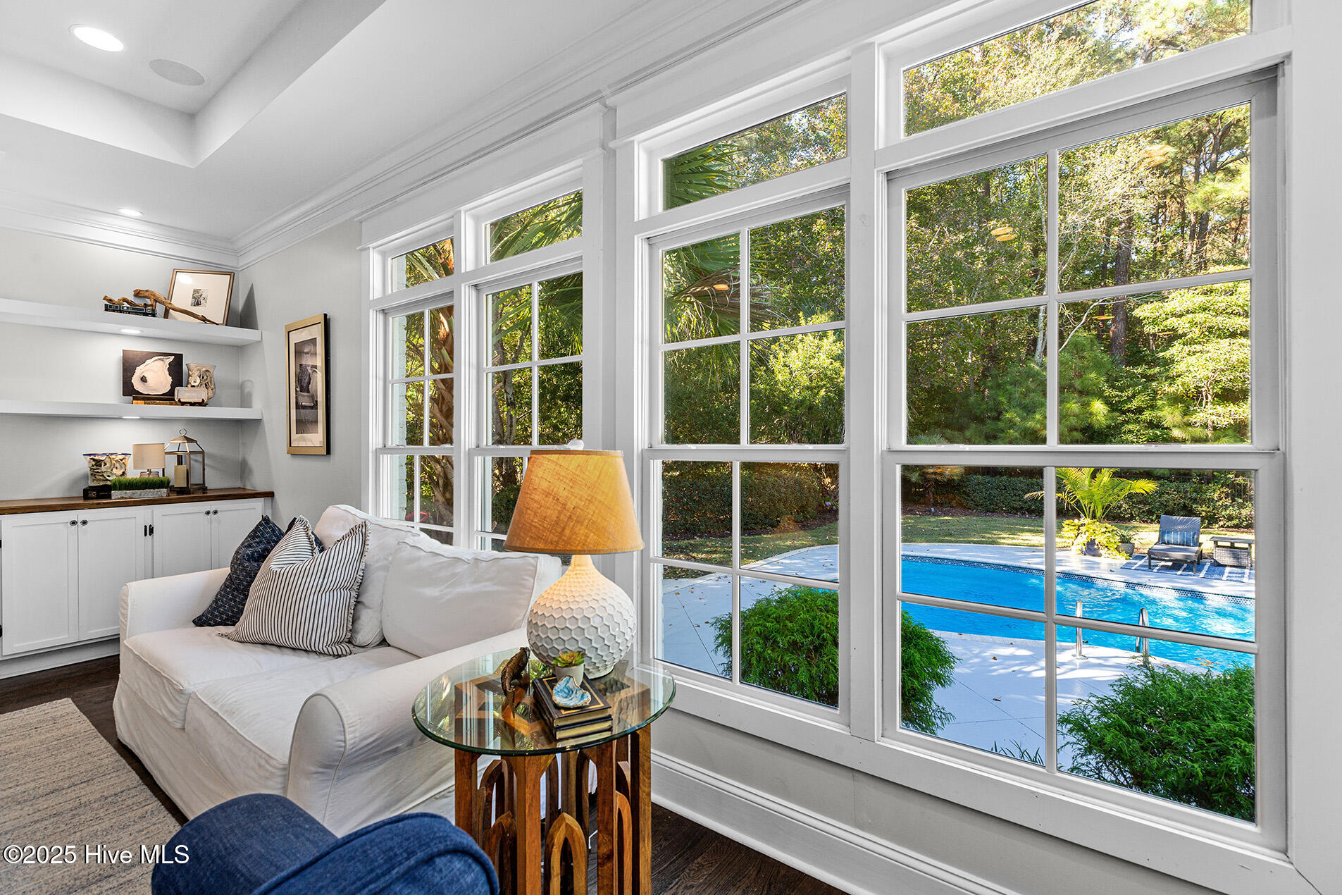 100541349 | Photo 35