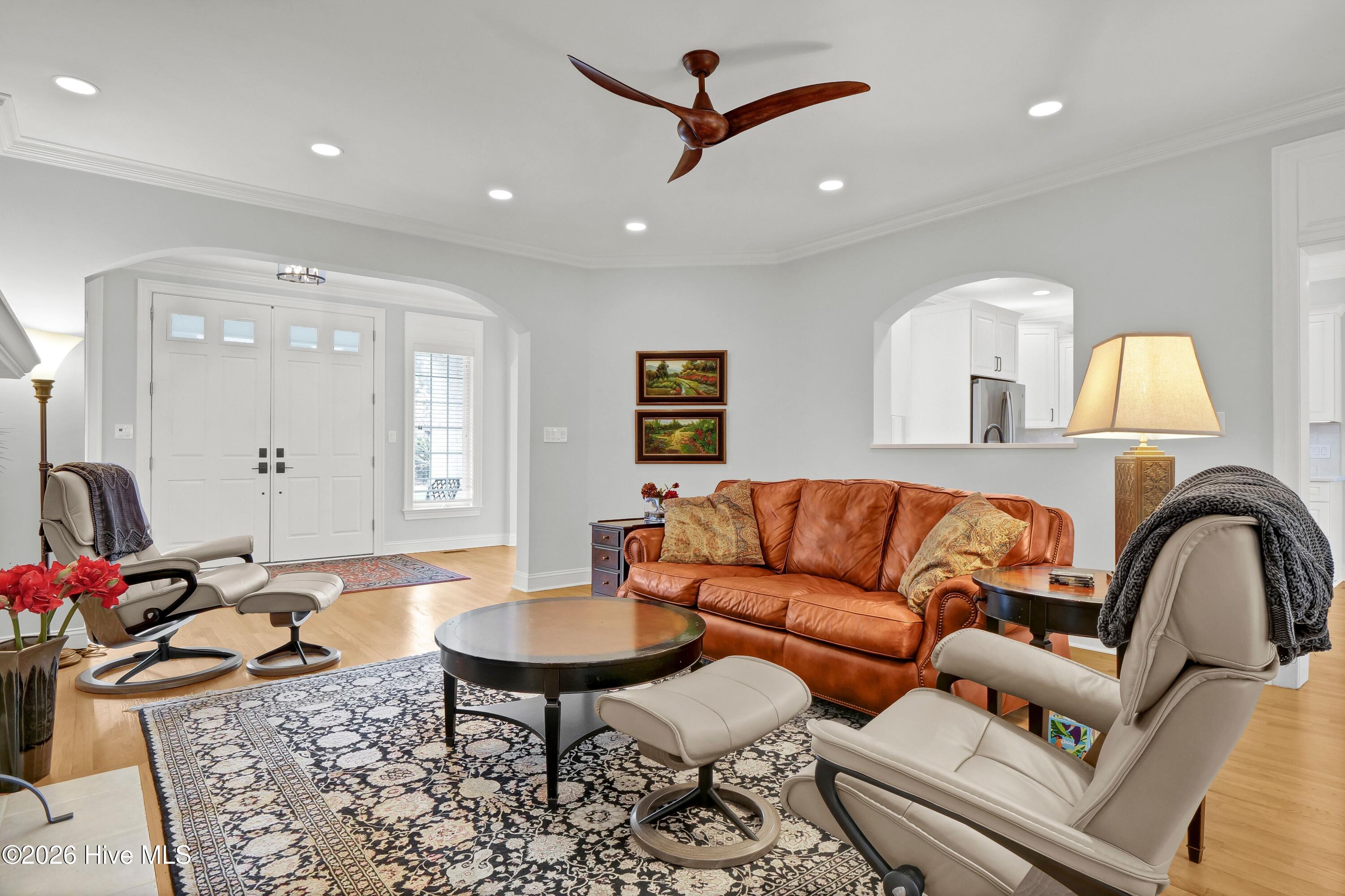 100563212 | Photo 15