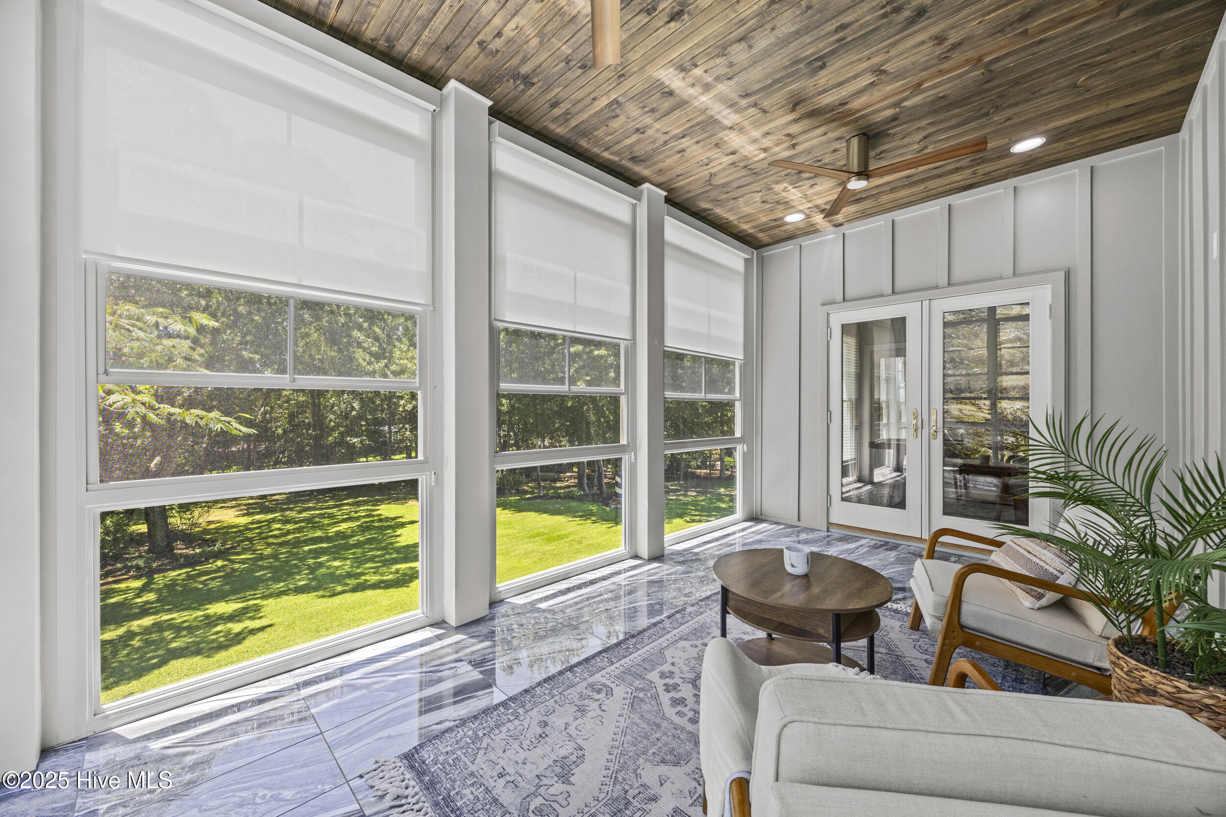 100519629 | Photo 25