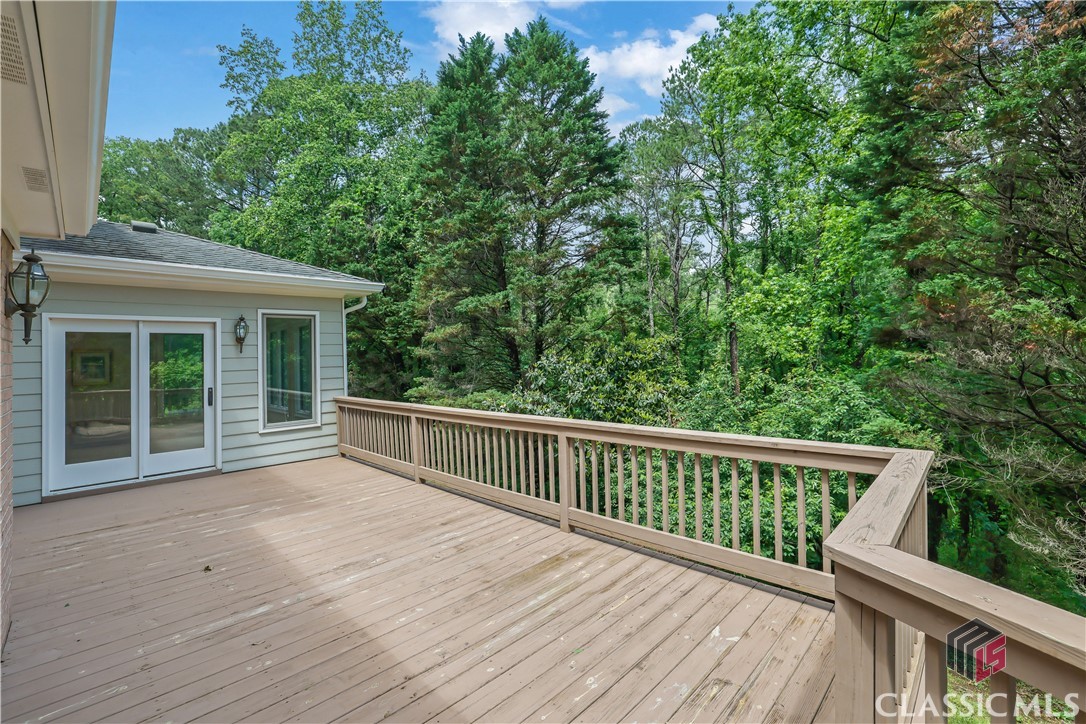 2795 Hawthorne Drive