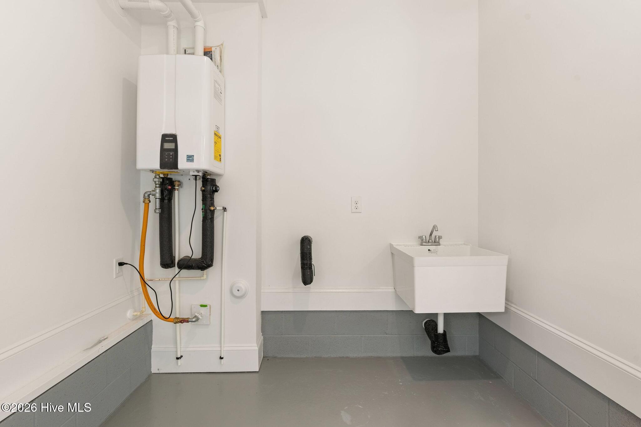 100561847 | Photo 22