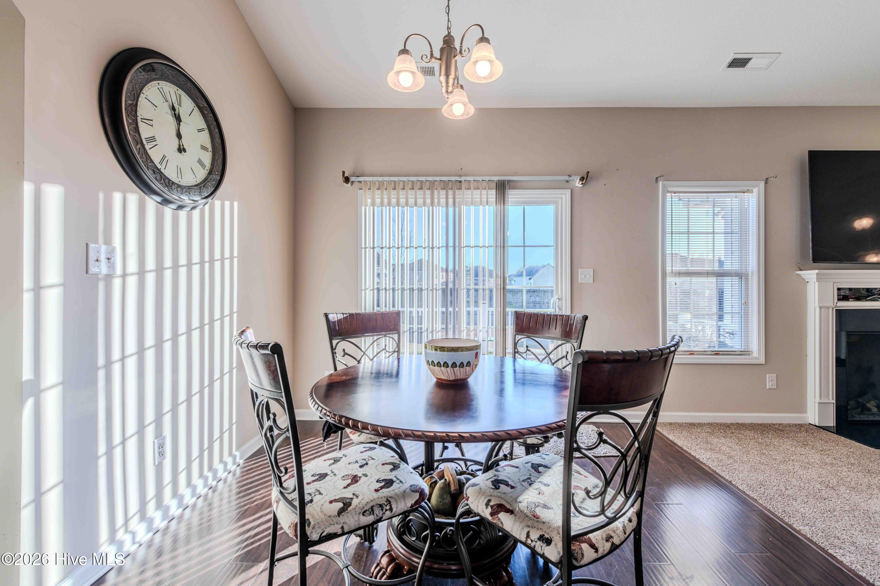 100549847 | Photo 10