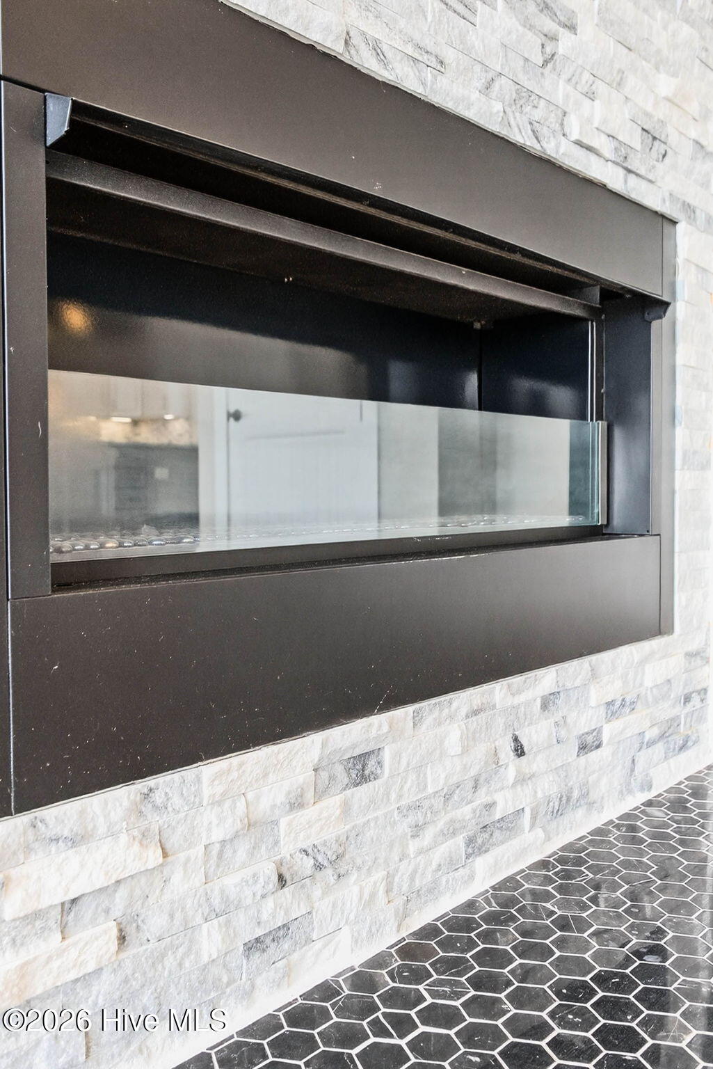 100563982 | Photo 19