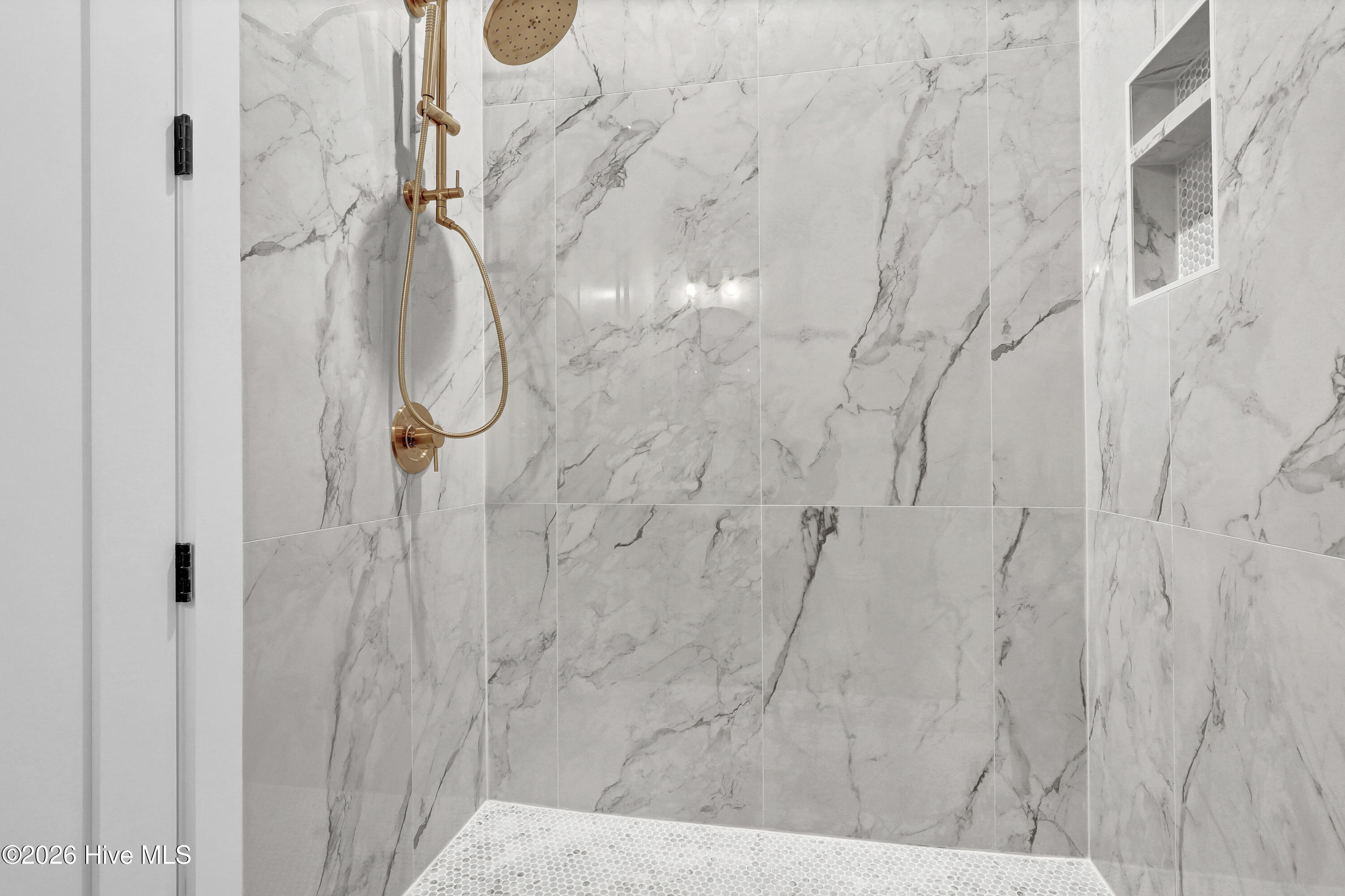 100556414 | Photo 48