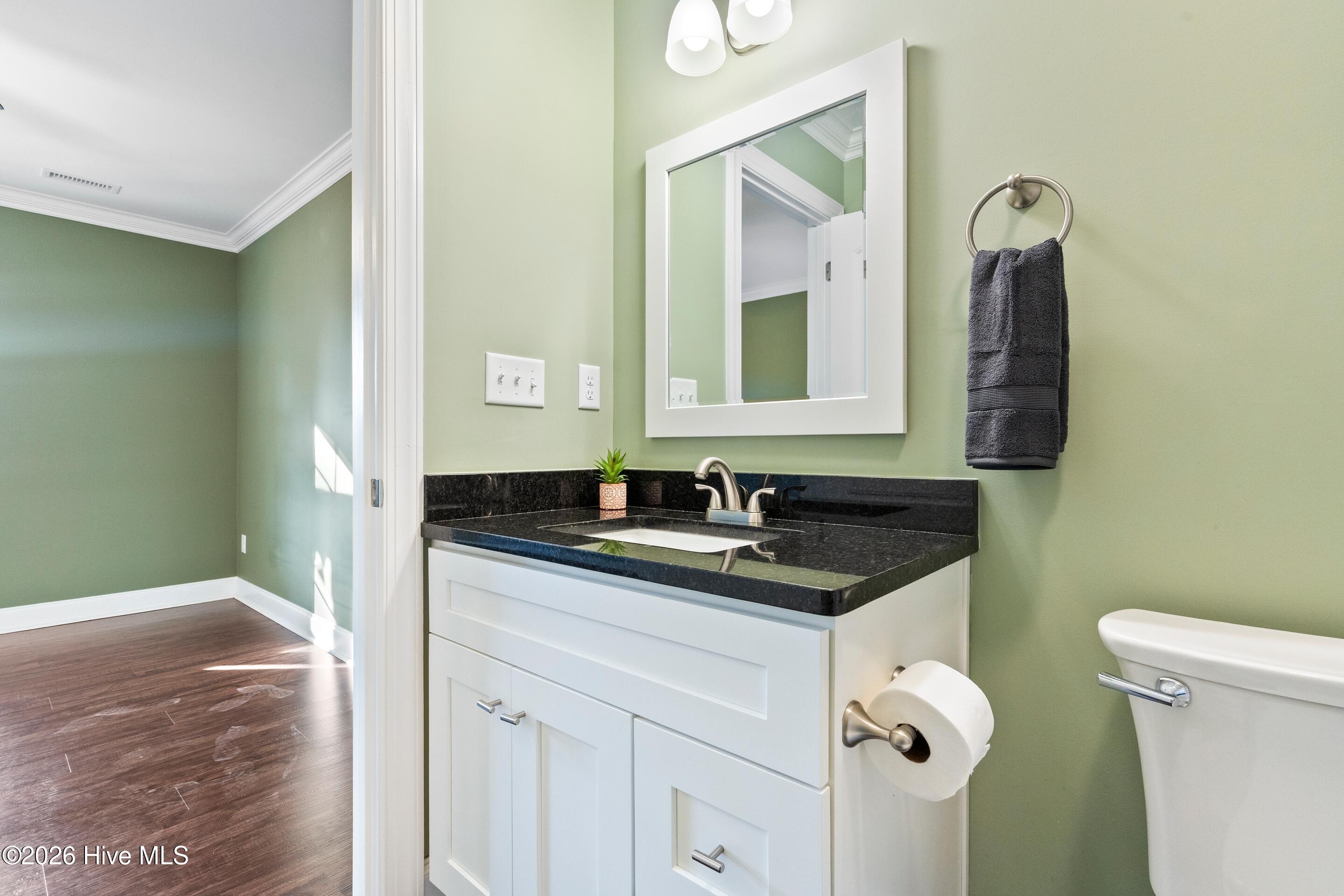 100548335 | Photo 28