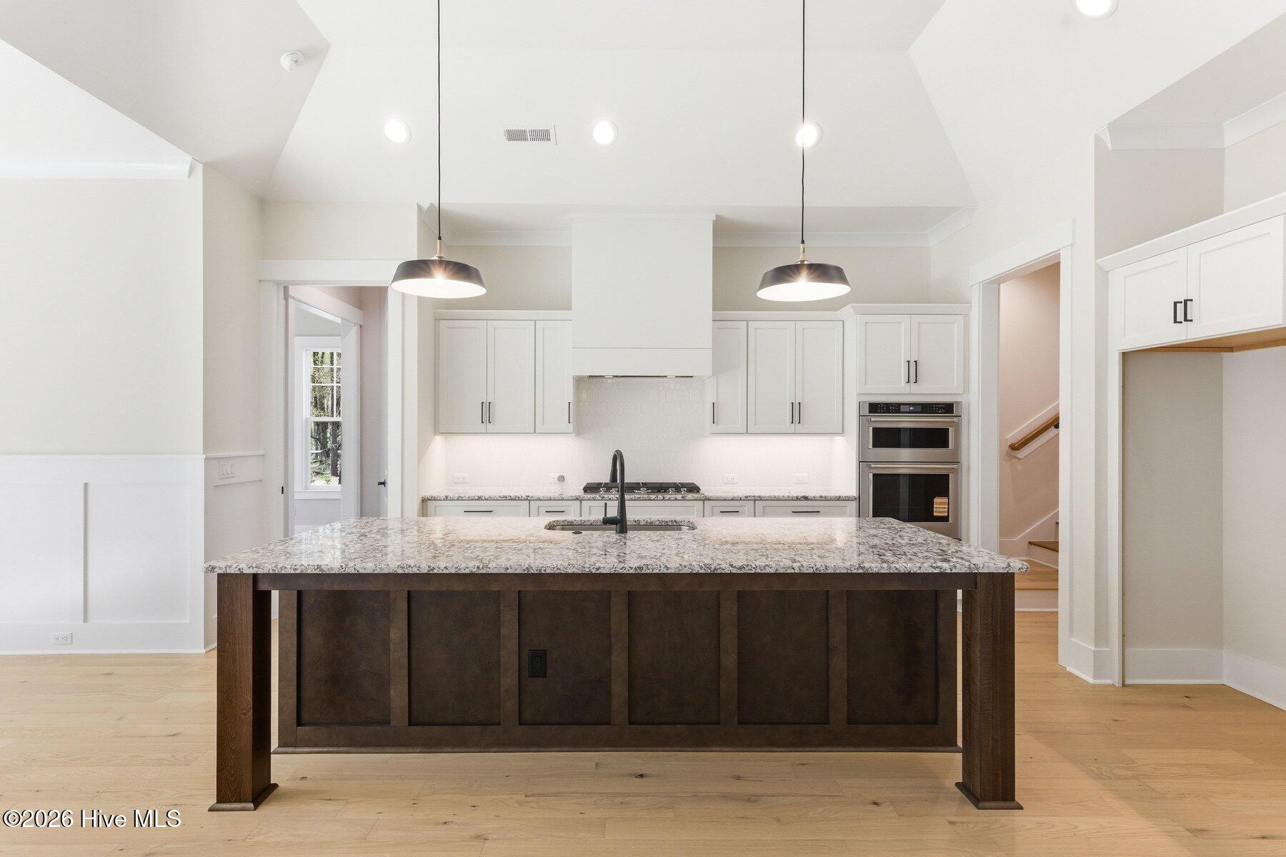 100541579 | Photo 14