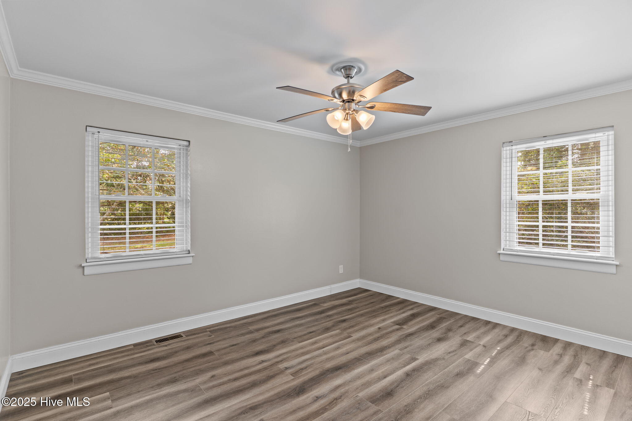 100529957 | Photo 31