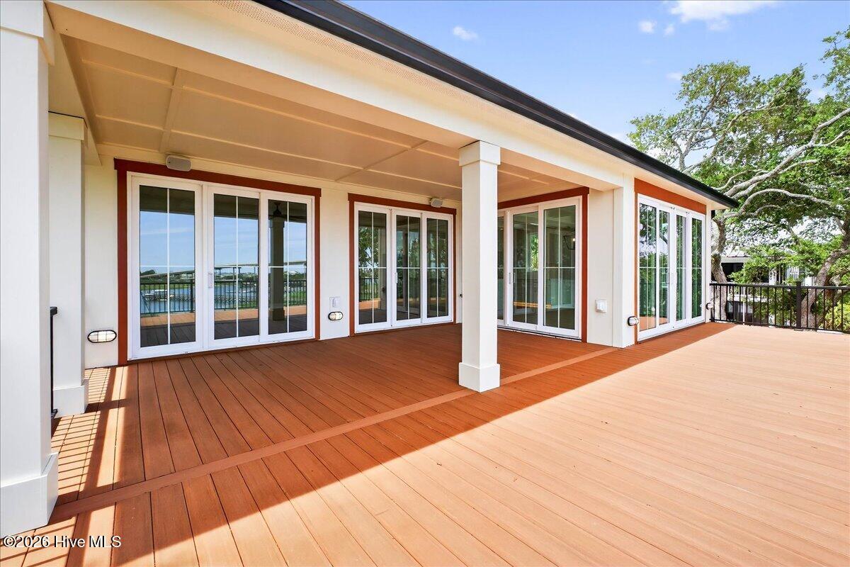 100562322 | Photo 47