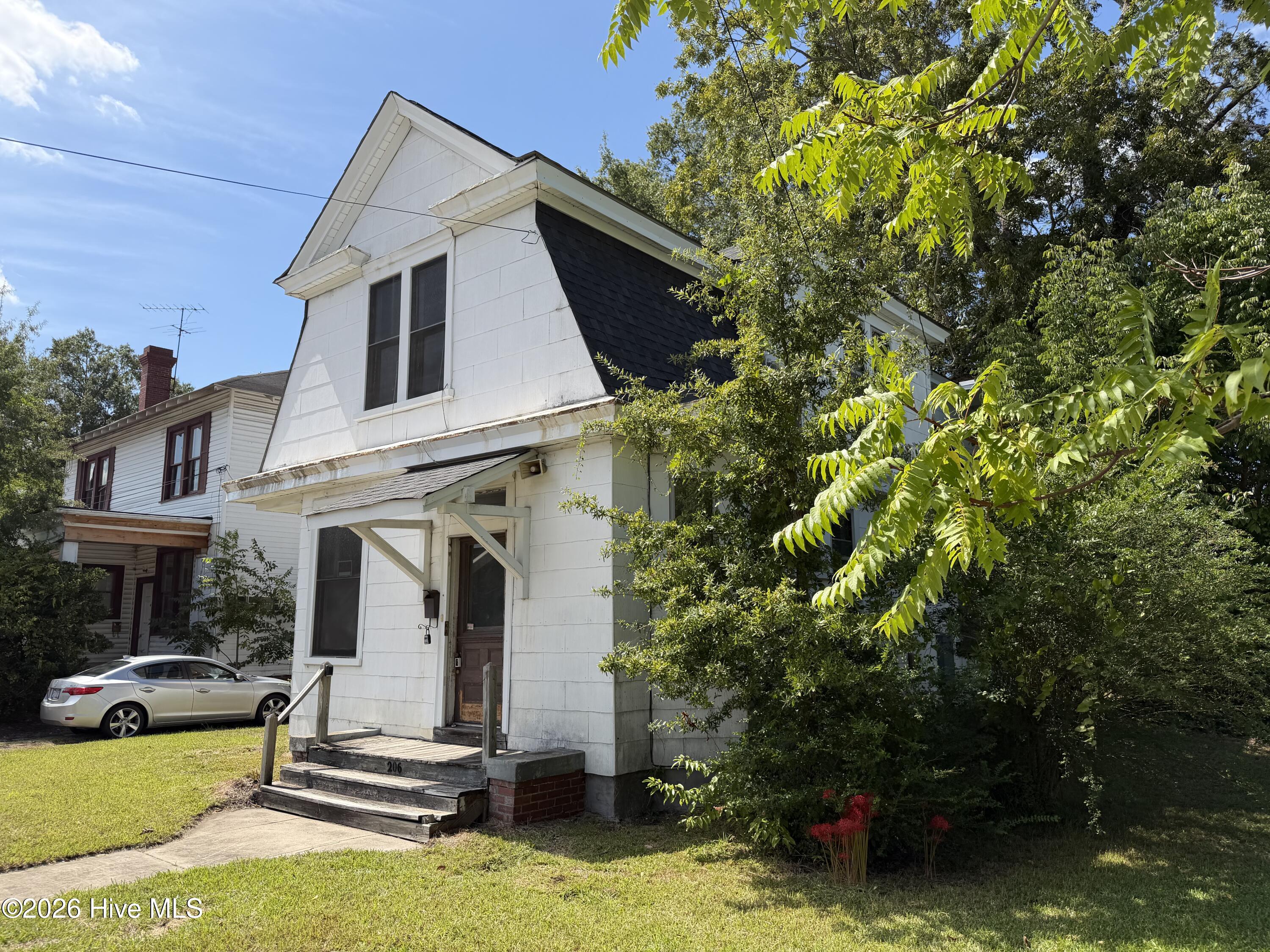 Photo 3 of Single family home for sale at 206 S Grace St, Rocky Mount, NC 27804 | MLS# 100603713 | Listing updated on 2026-09-17