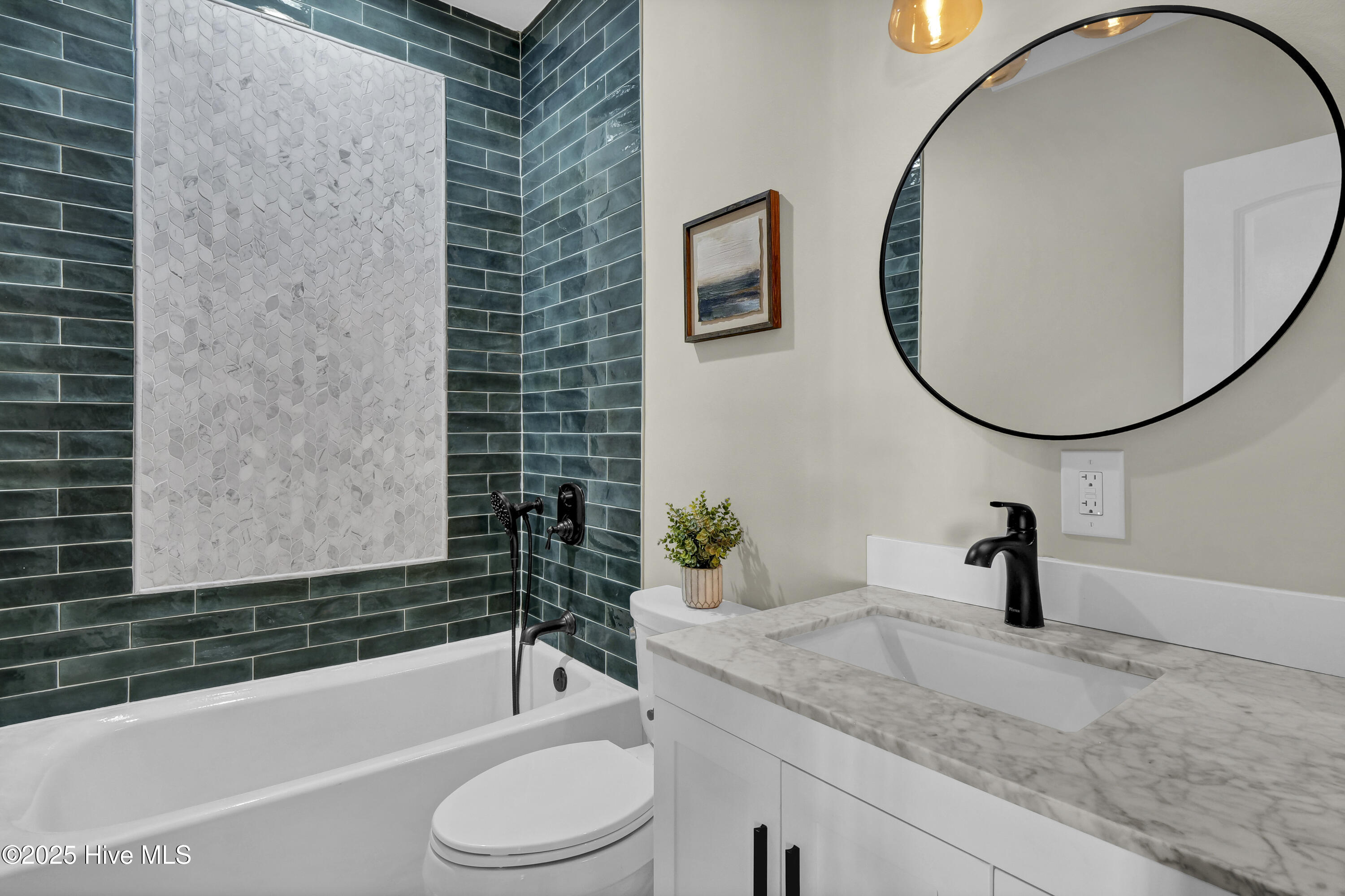 100543040 | Photo 34