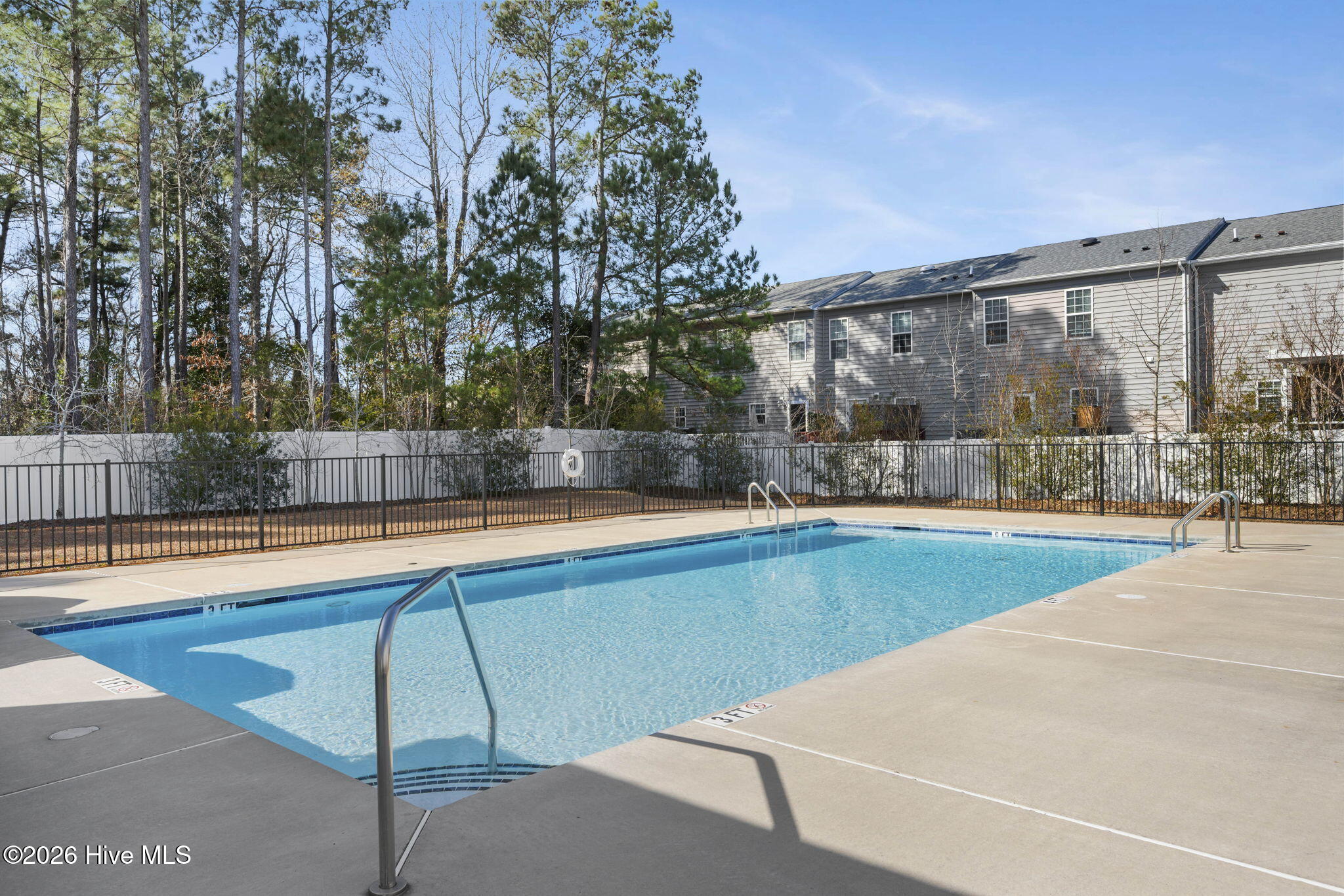 100547697 | Photo 38