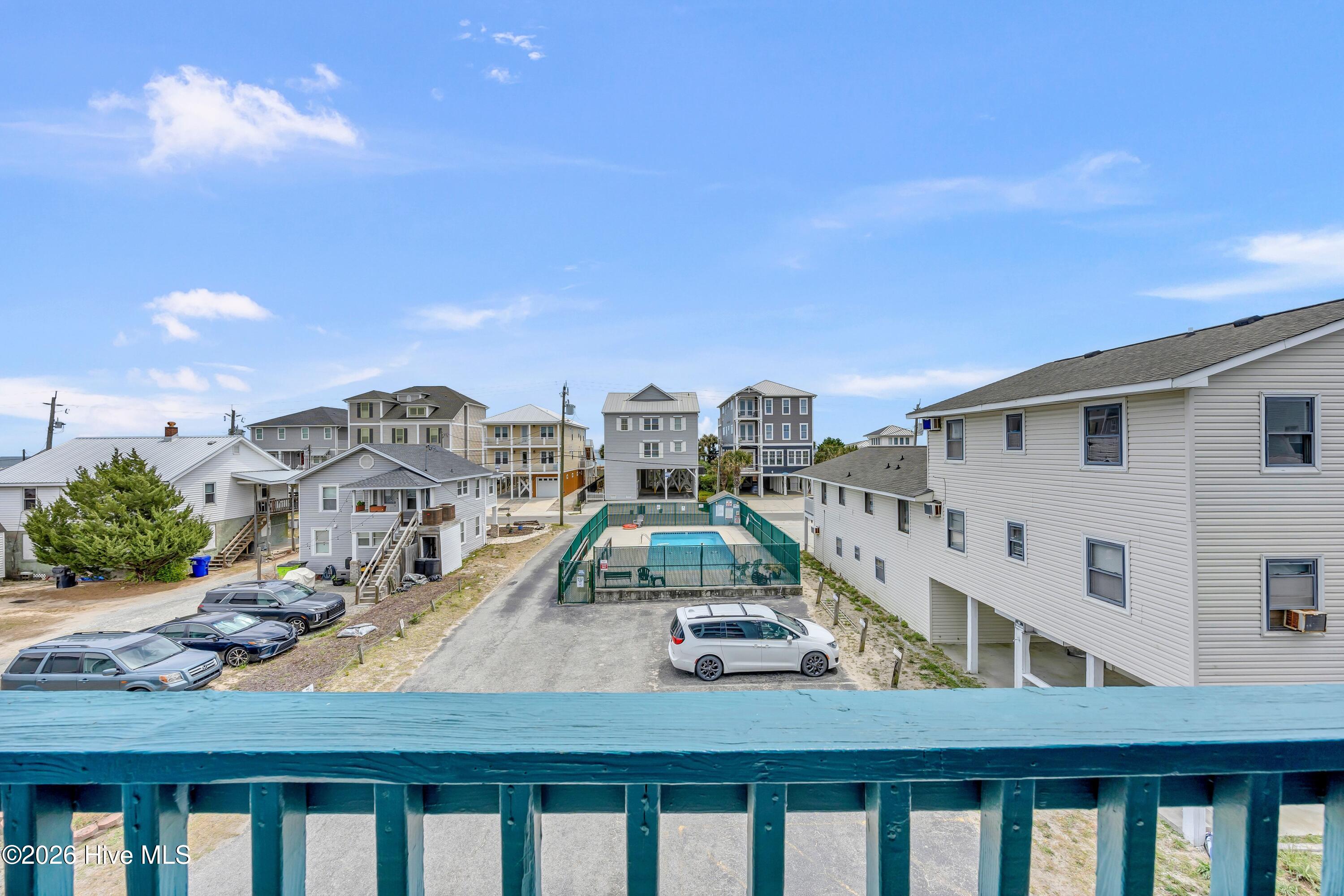 100570370 | Photo 19