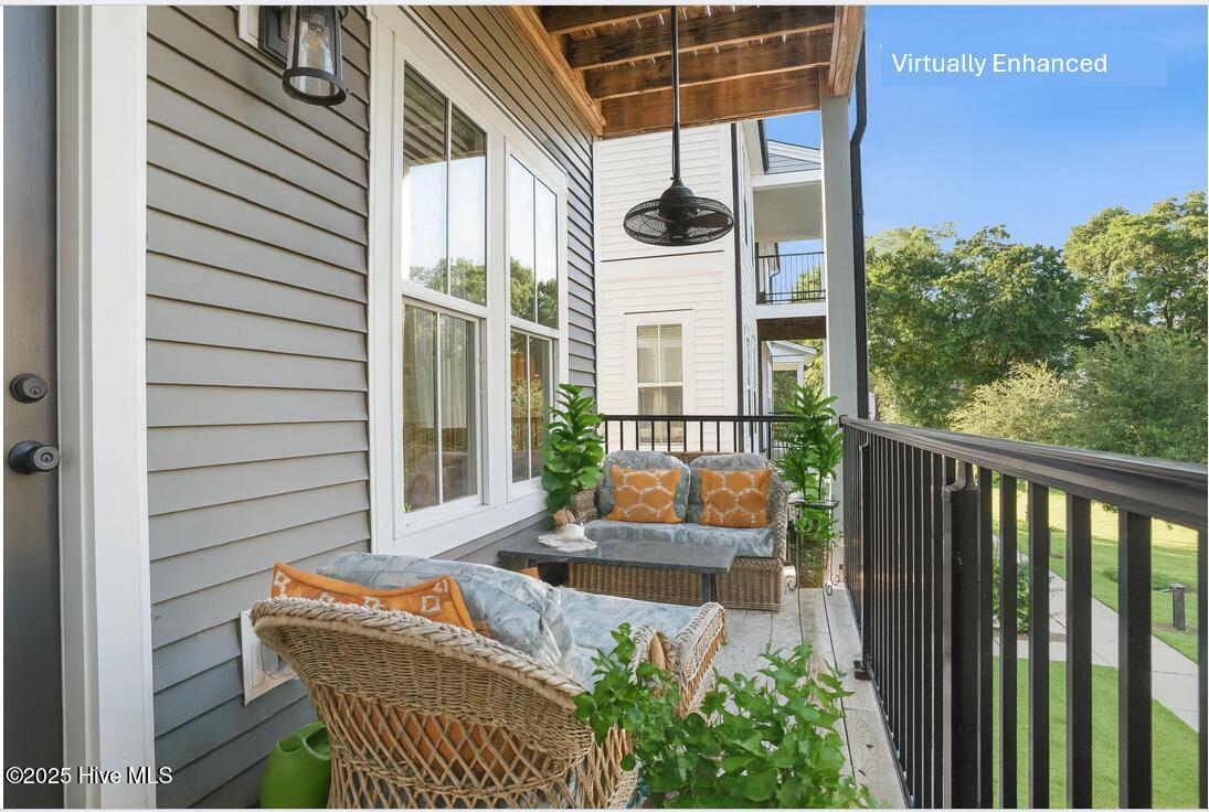 624 N 6th Street, Wilmington, NC 28401 – photo 10: Balcony, 2nd level