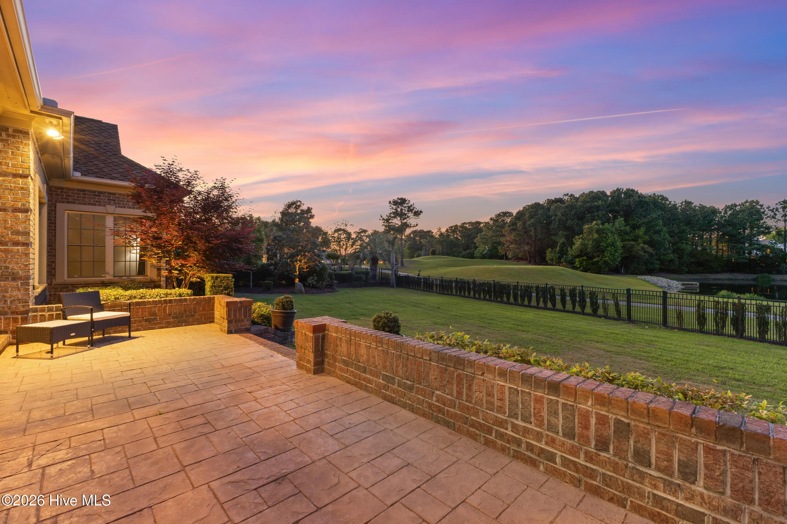 100567857 | Photo 47