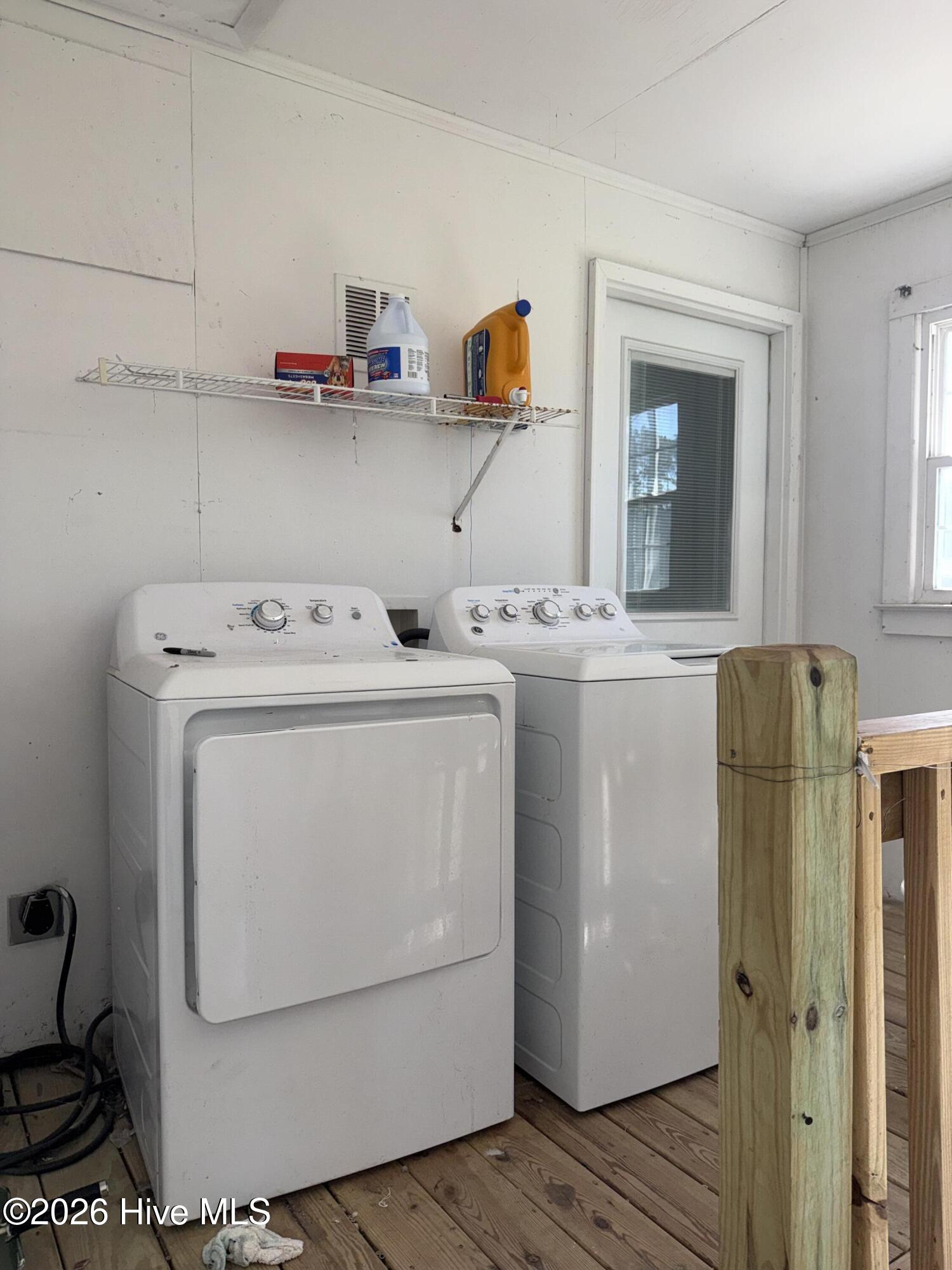 477 Harkers Island Road,Beaufort