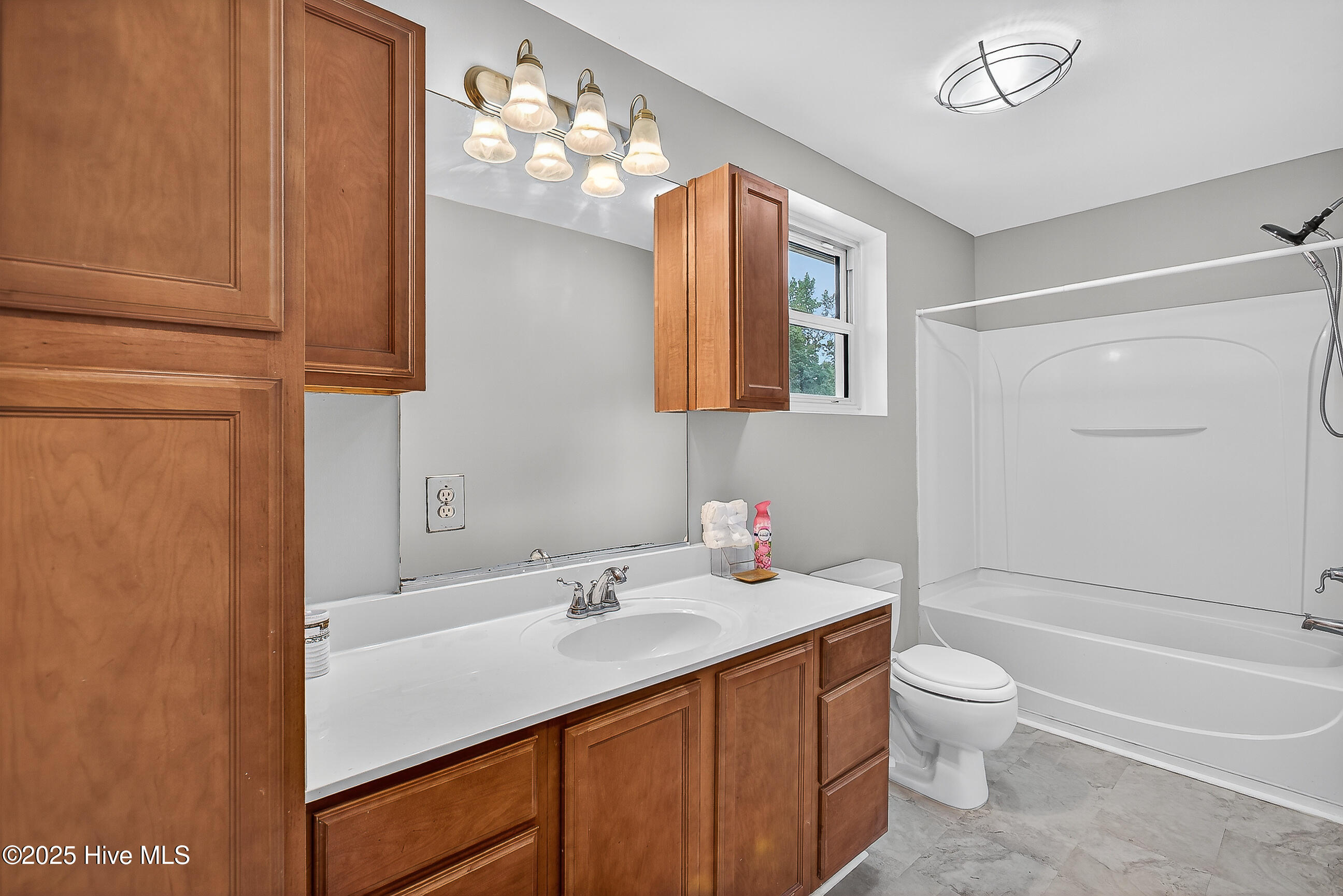 100531663 | Photo 29