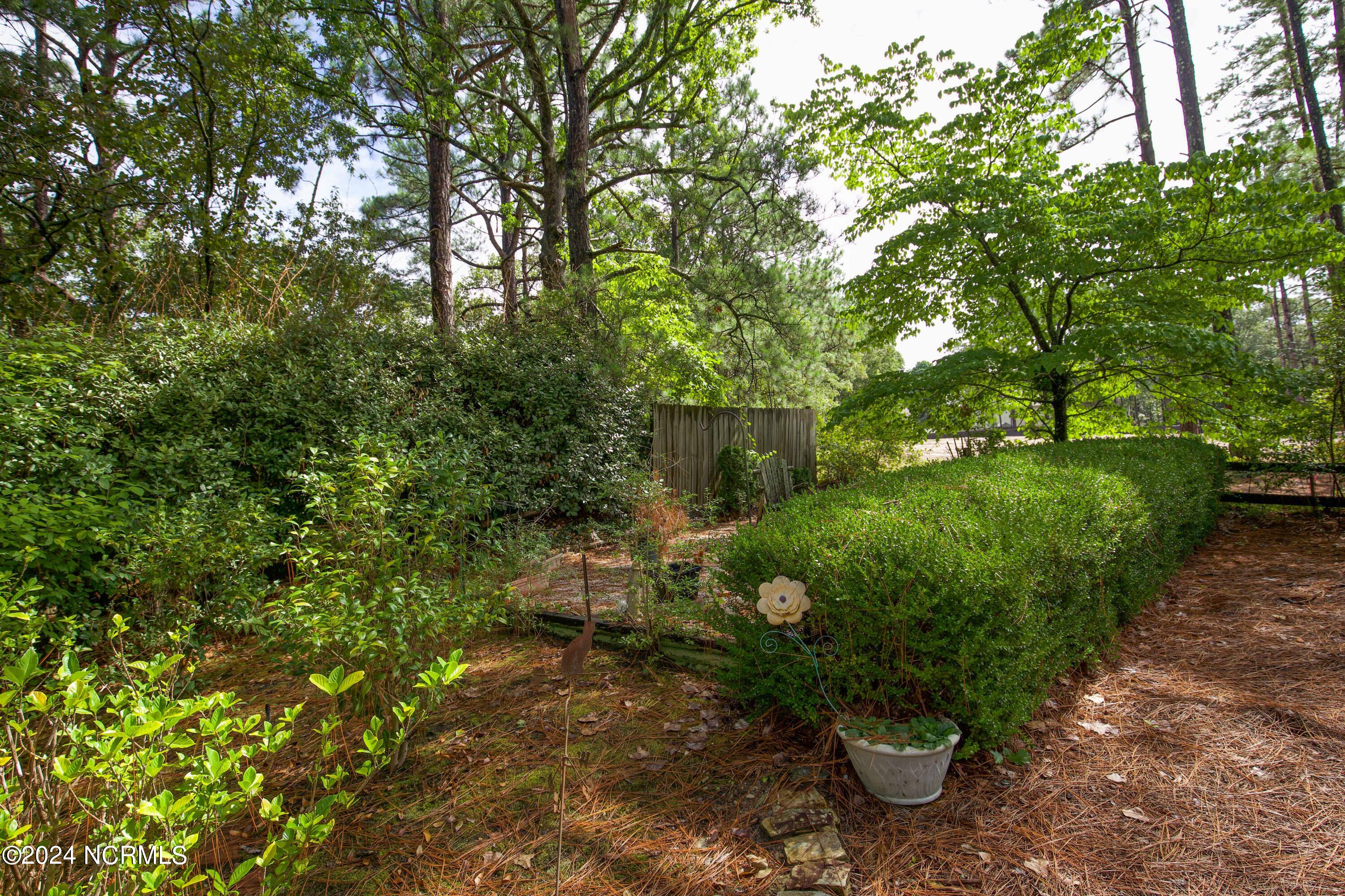 620 Diamondhead Dr S-69