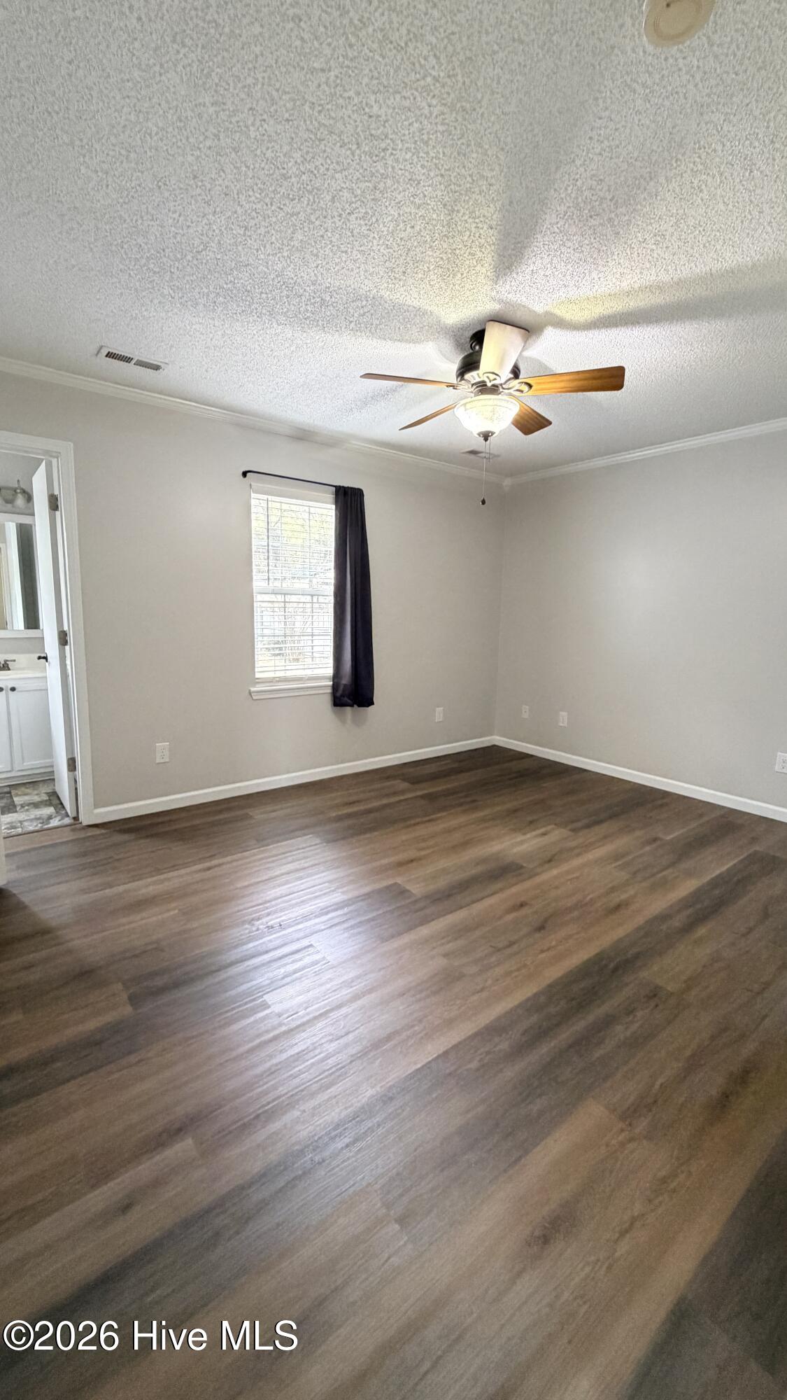 100557684 | Photo 17