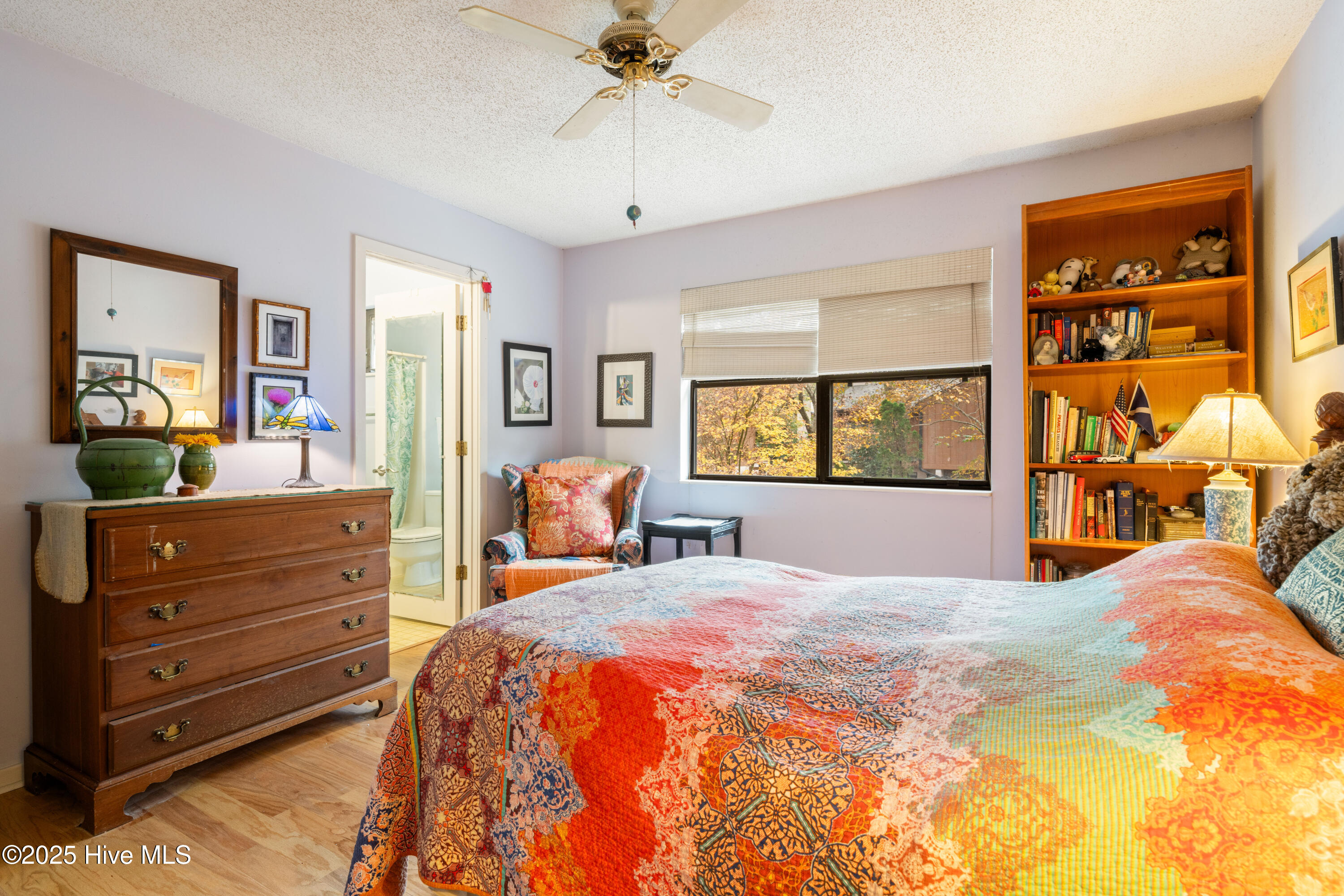 100543776 | Photo 47