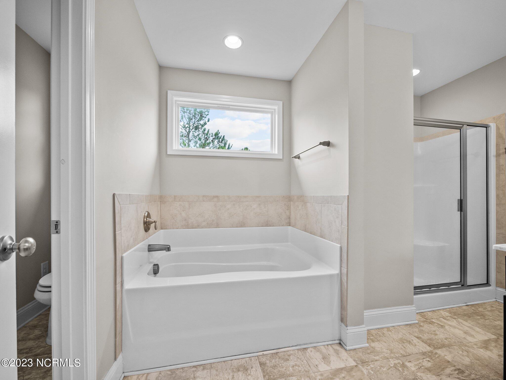 100553383 | Photo 32