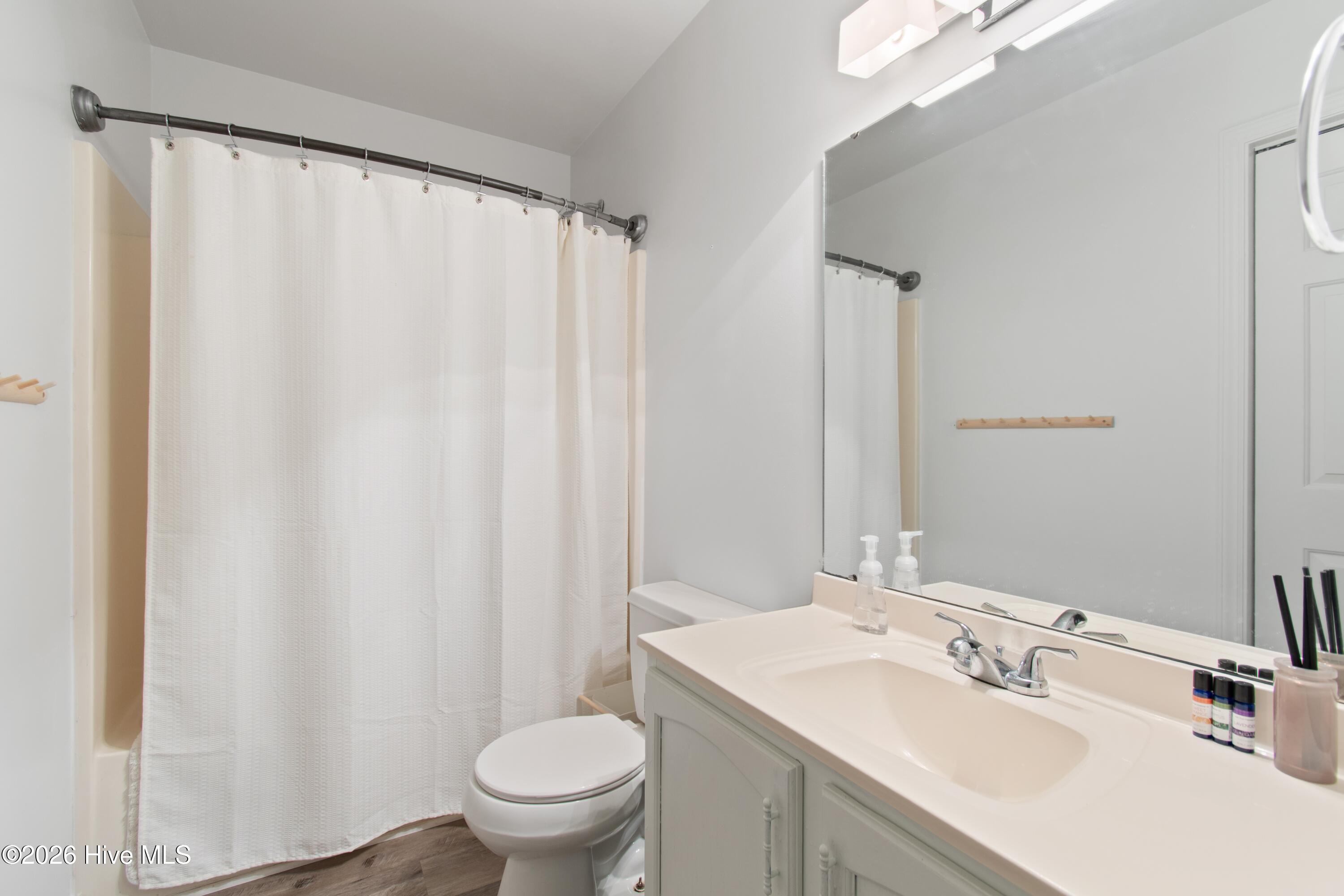 100561306 | Photo 21