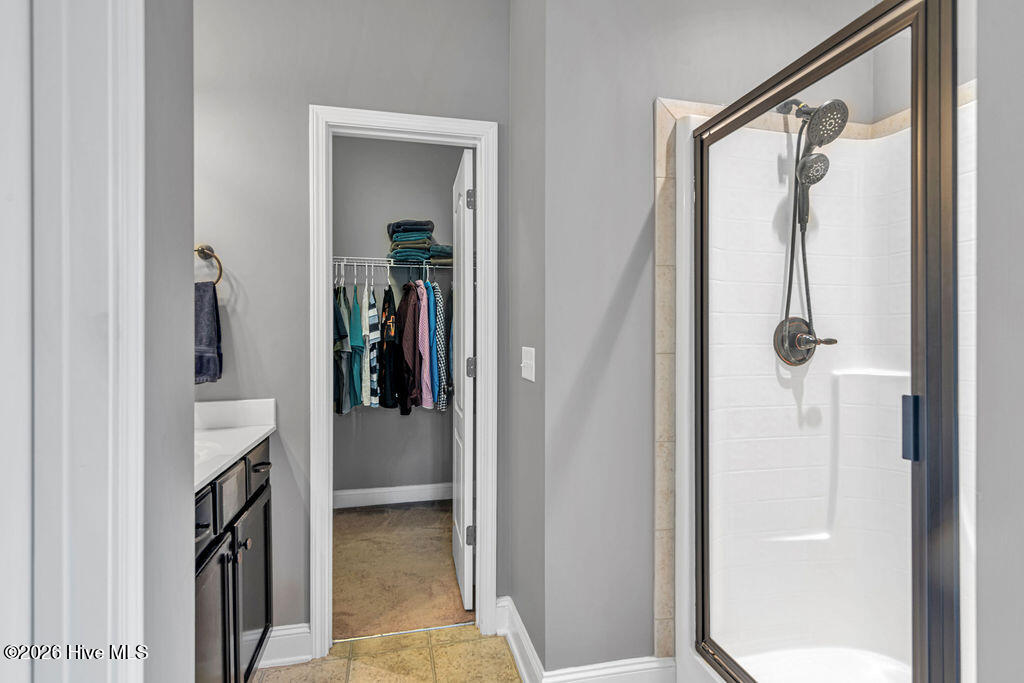 100564004 | Photo 27