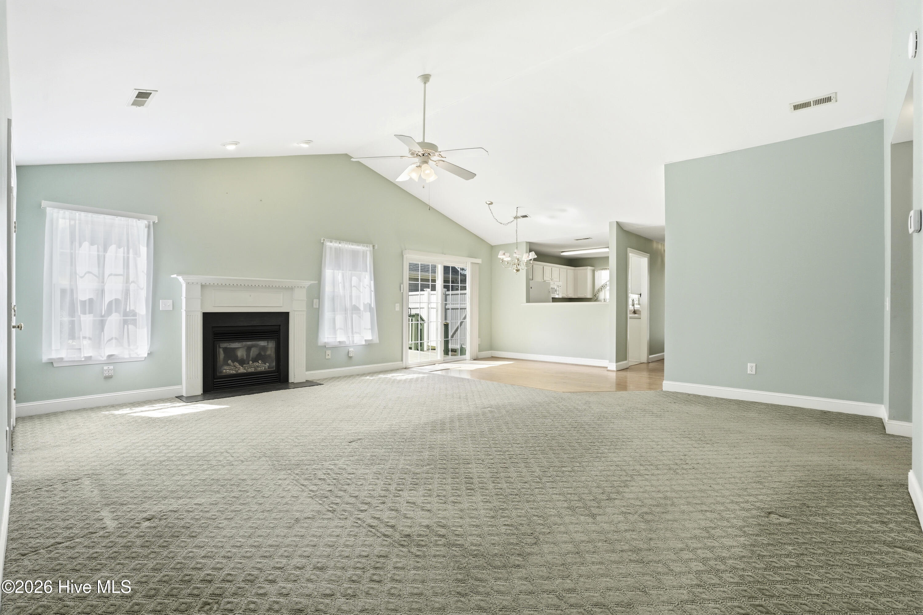 100562955 | Photo 21