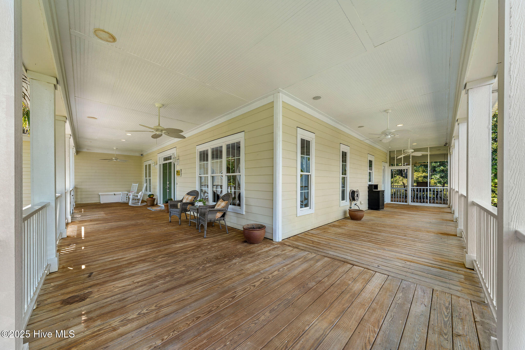 100532416 | Photo 99