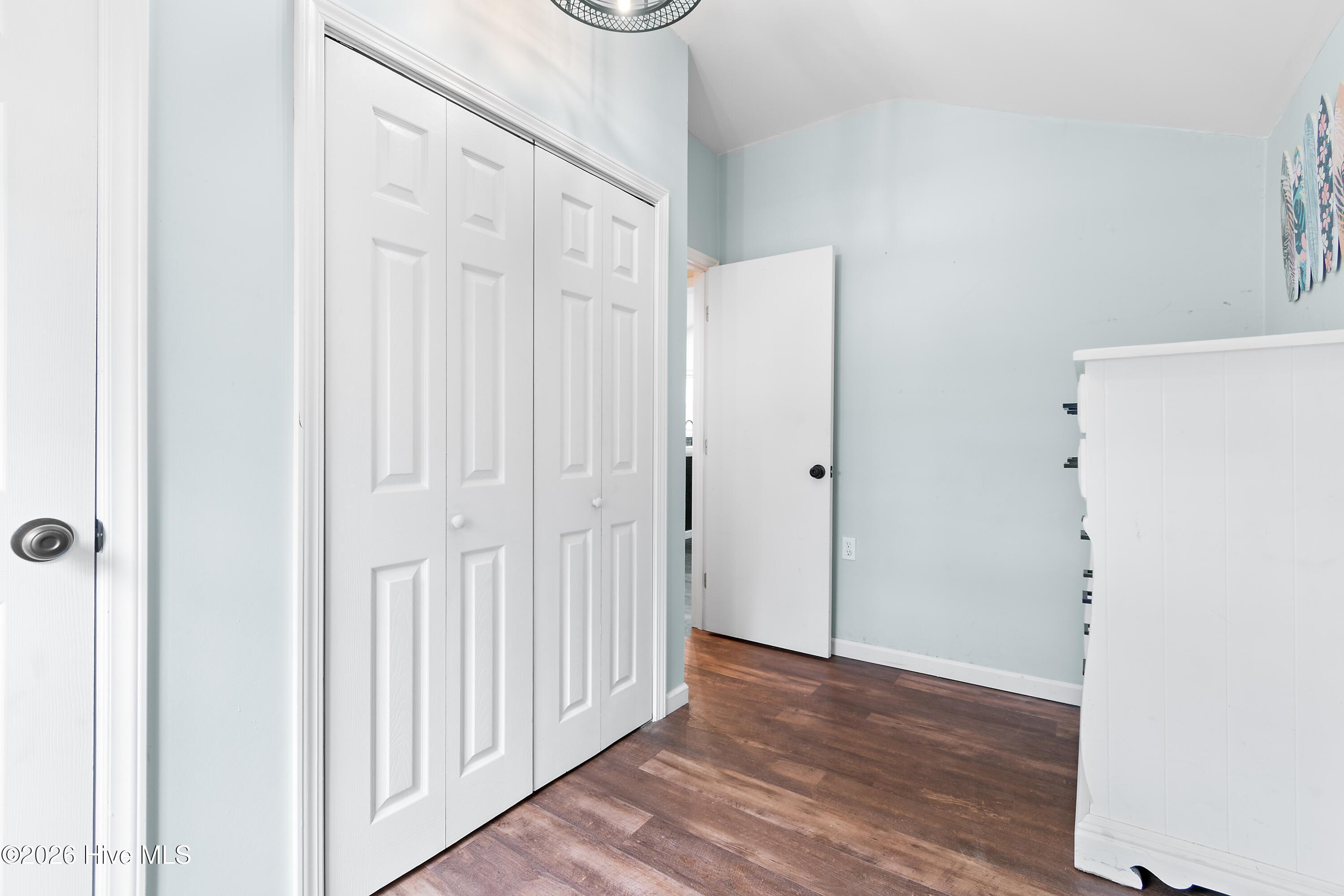 100553735 | Photo 19