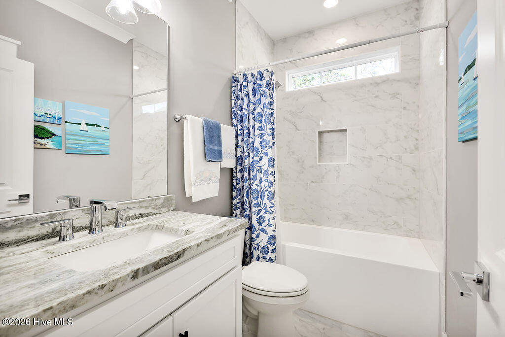 100555392 | Photo 21