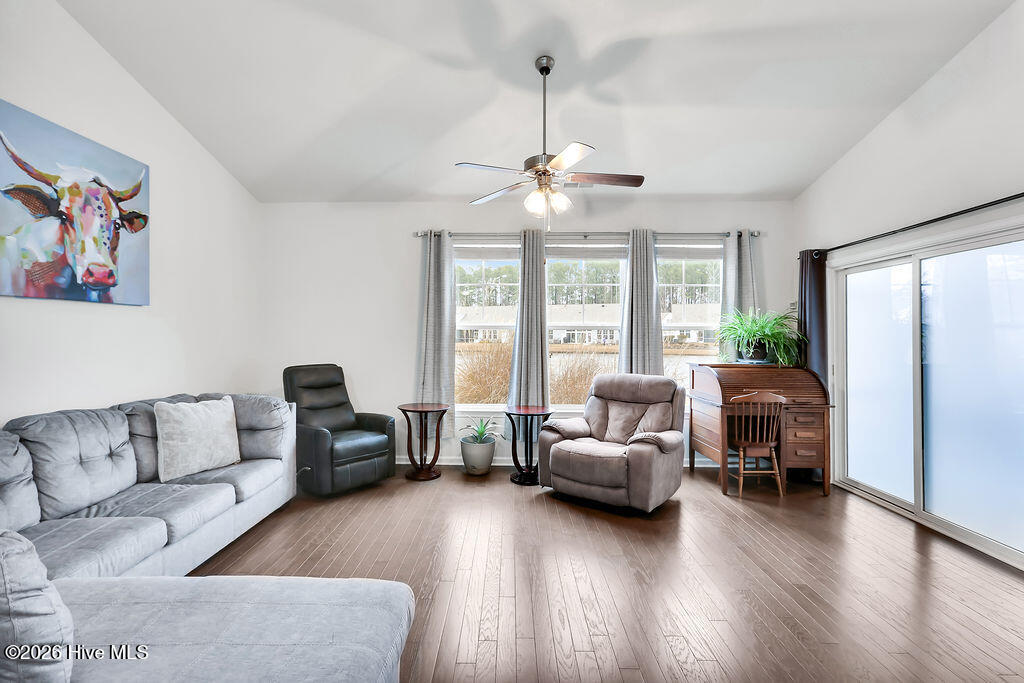 100553191 | Photo 16