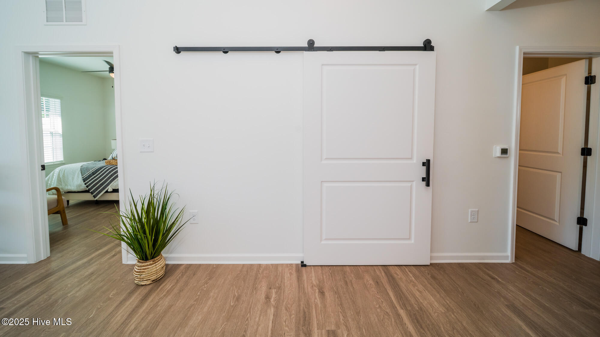 100532621 | Photo 13