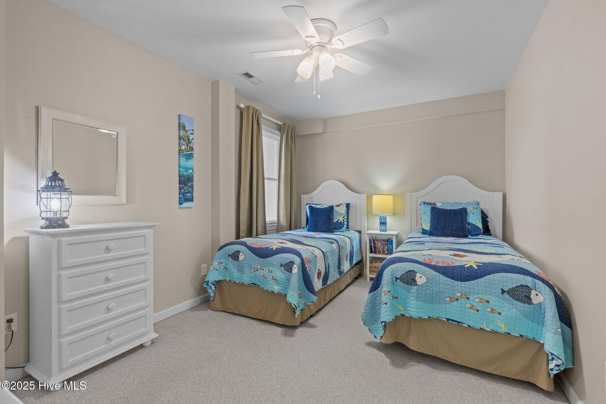 100542627 | Photo 40