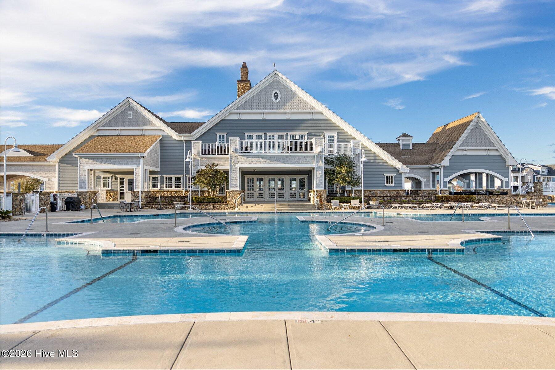 100558879 | Photo 65