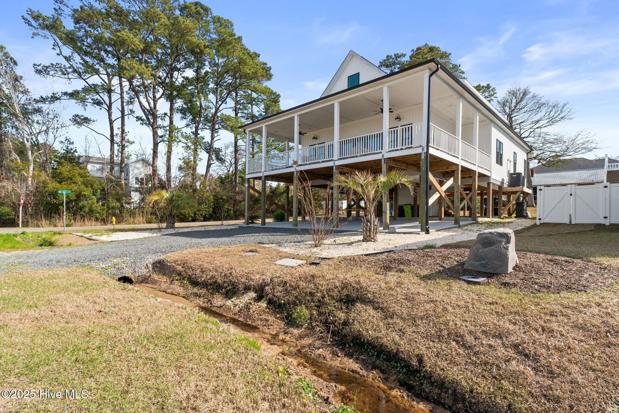 100496086 | Photo 64