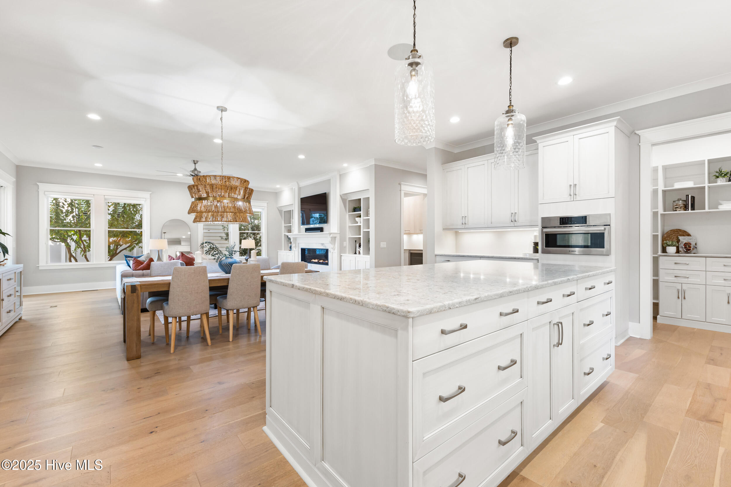 100535952 | Photo 33