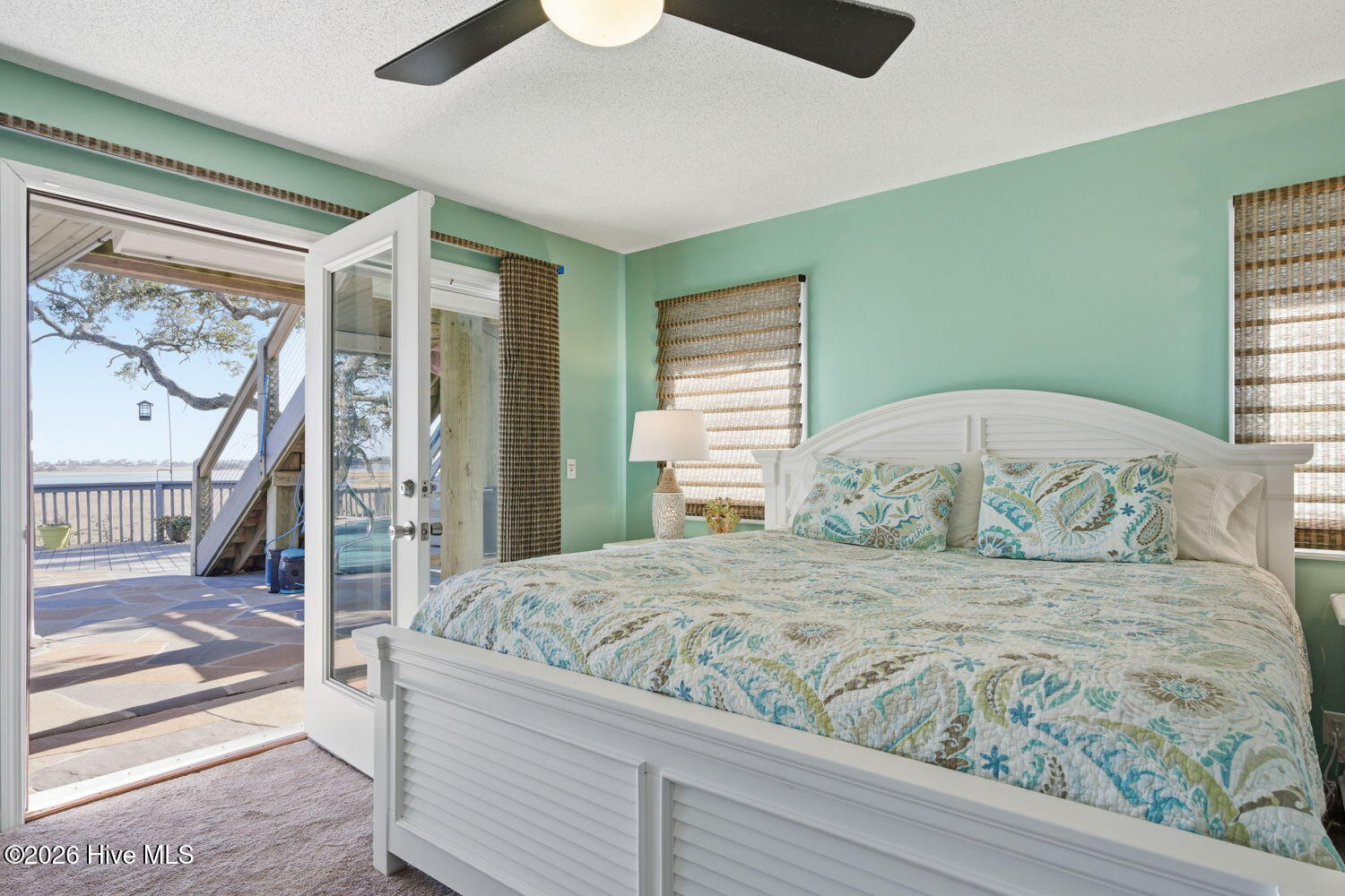 100555679 | Photo 27