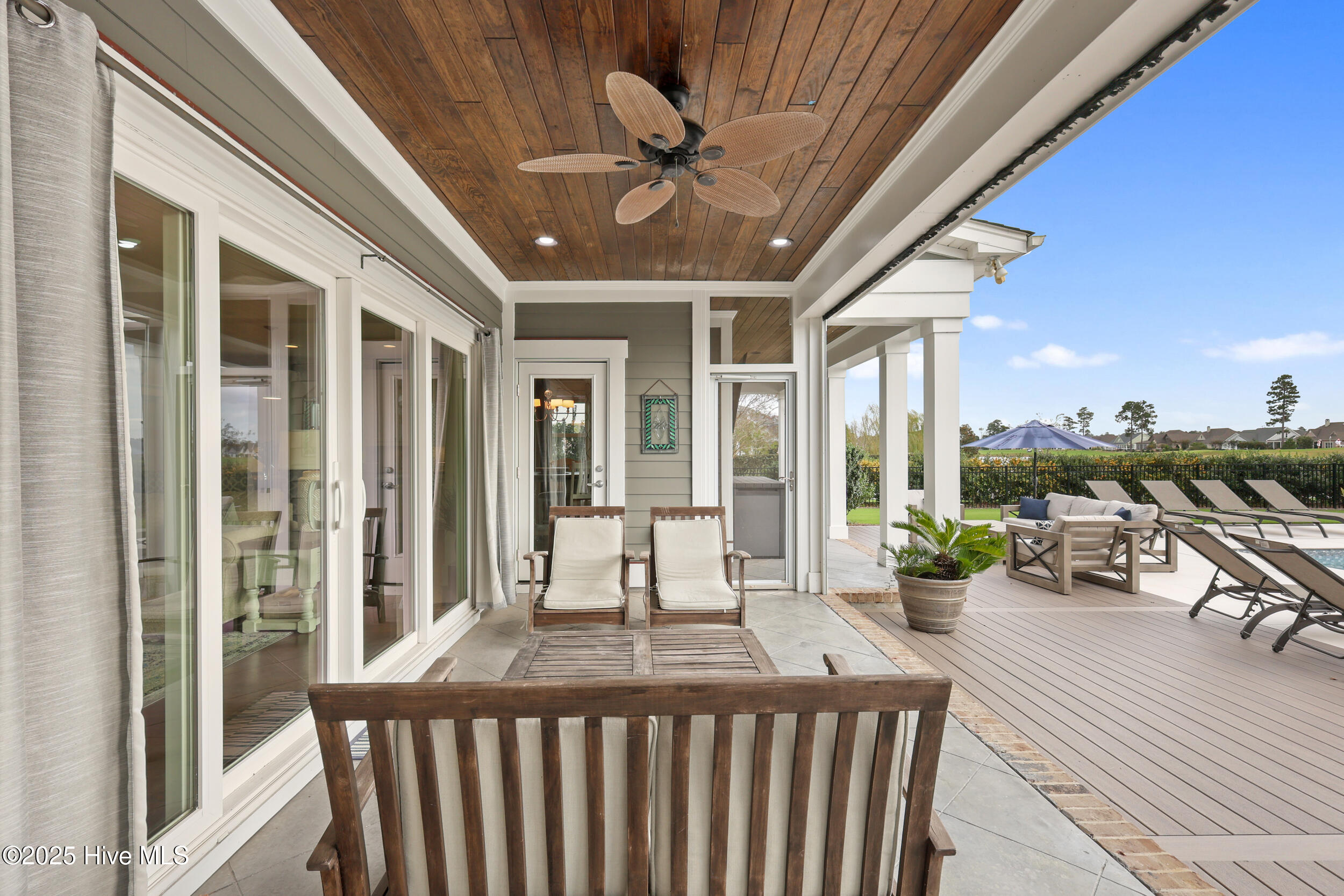 100536655 | Photo 60