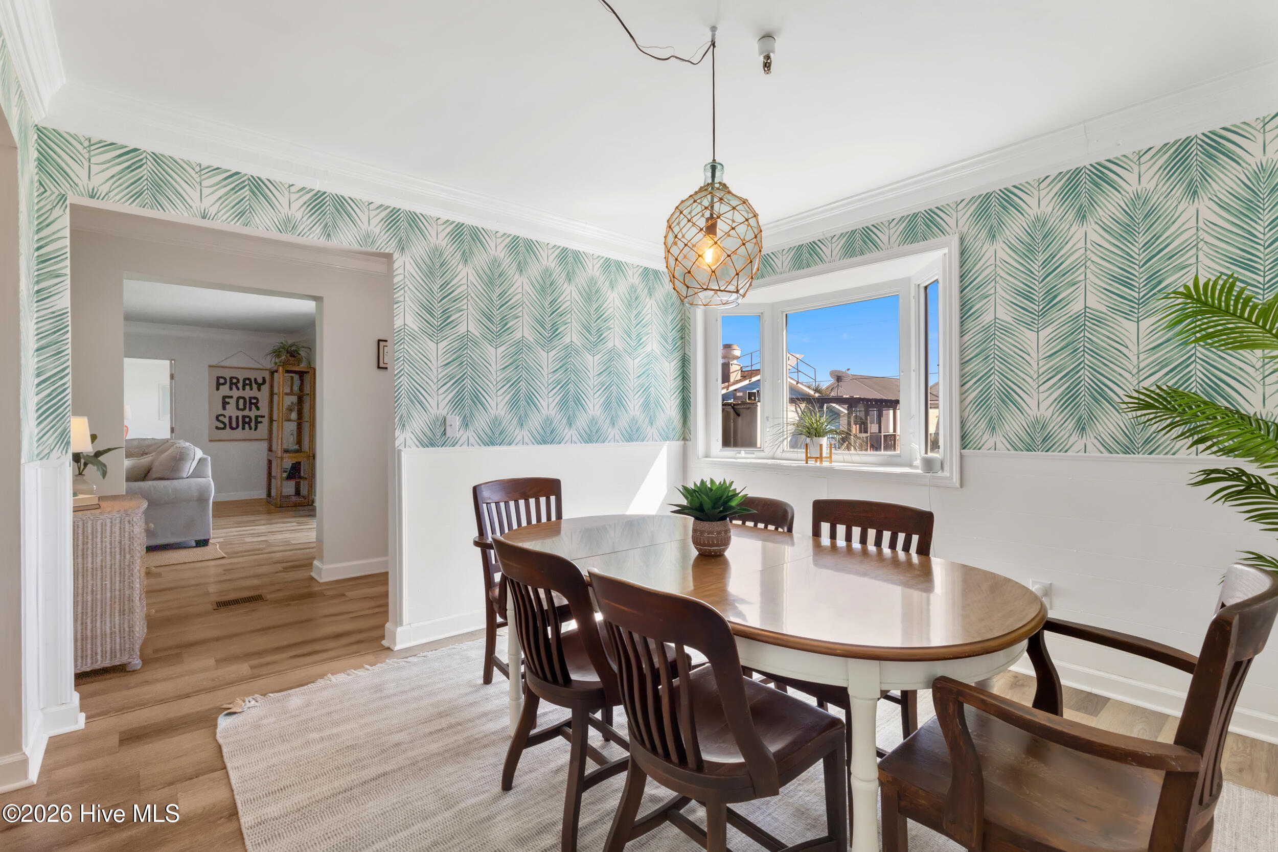 100565367 | Photo 16