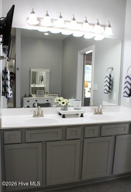 100548455 | Photo 35