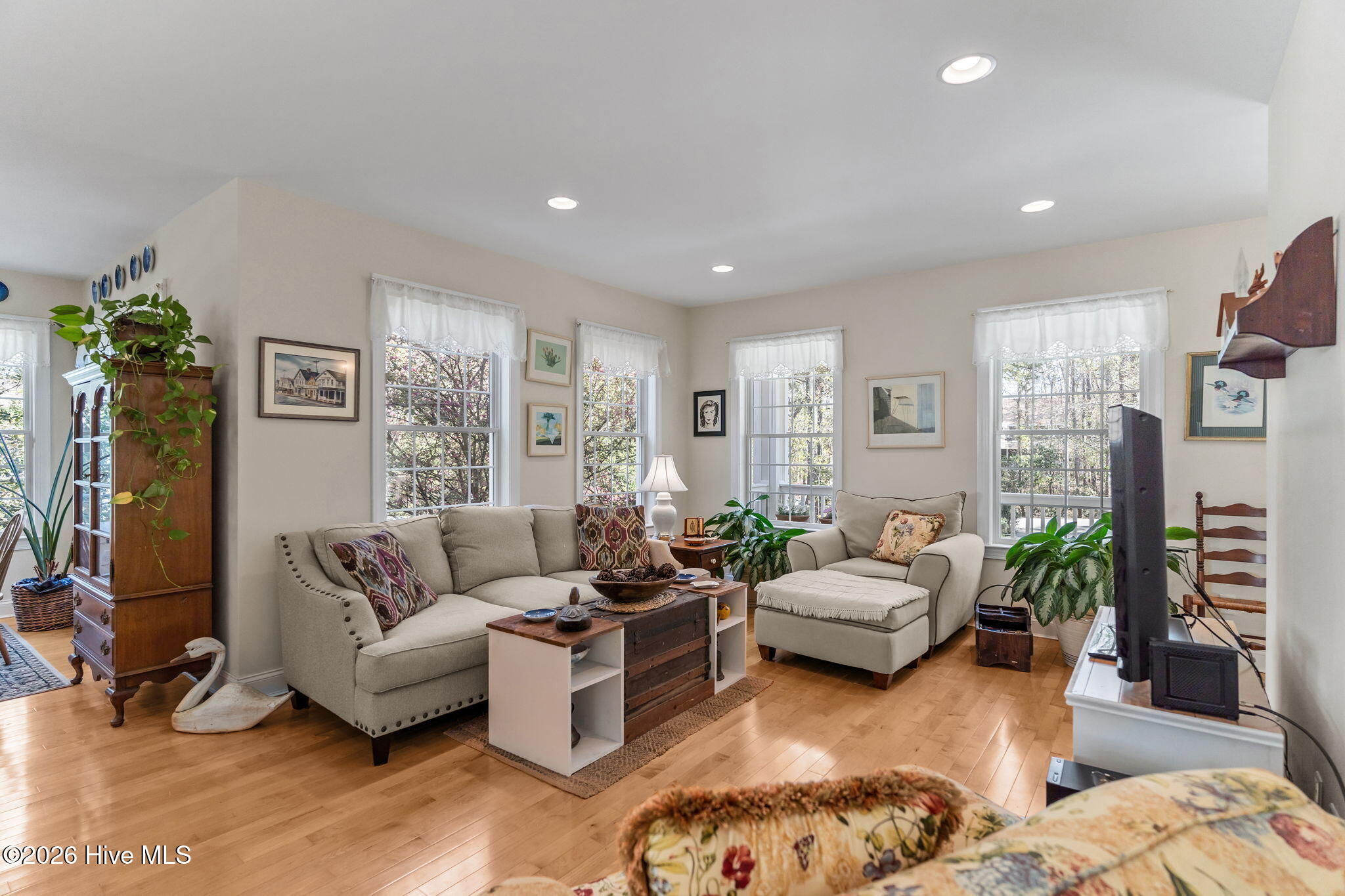 100562124 | Photo 10